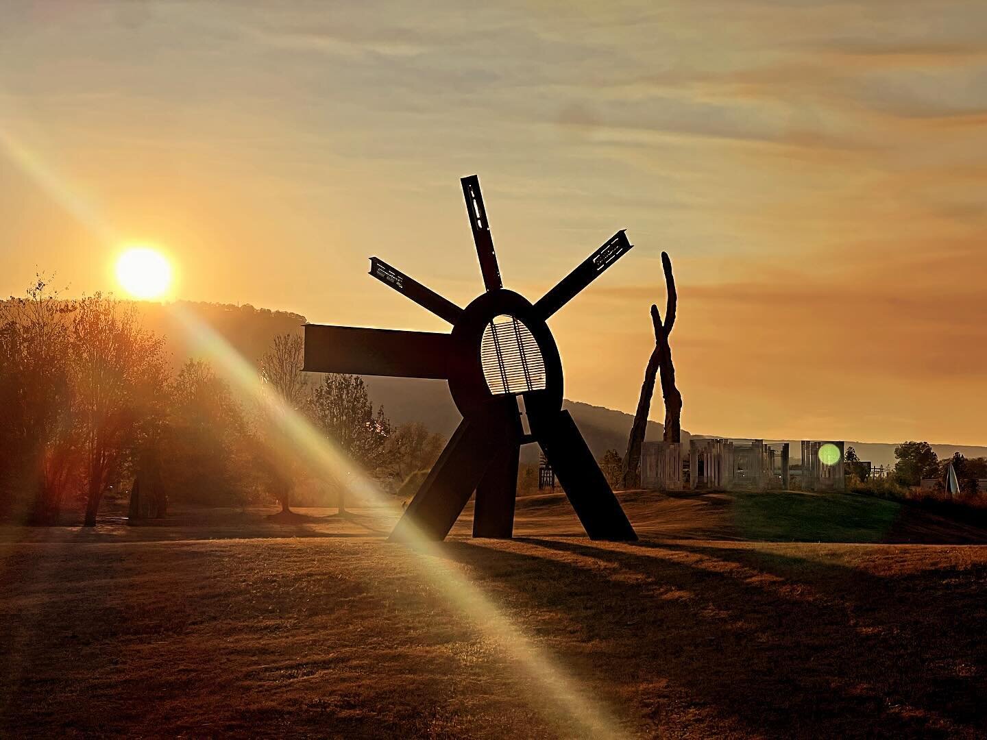 Early sunsets = intentional time for exercise. Stop by Sculpture Fields after work to enjoy a quick (or not so quick) hike around and throughout the park. No excuses! #getoutside Pictured: &ldquo;Express&rdquo; by sculptor Stretch
