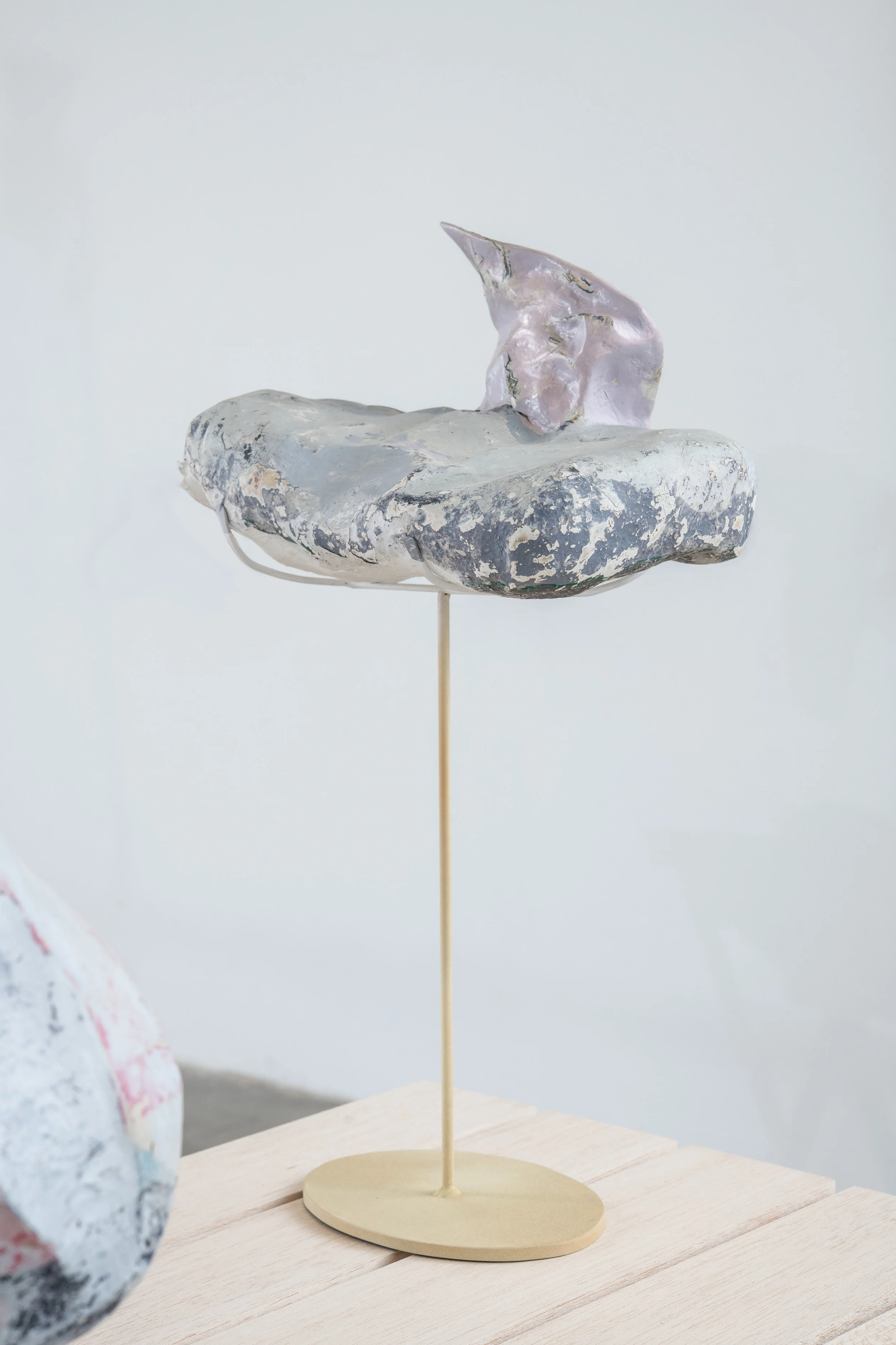 Stanza 1 papier-mache, steel