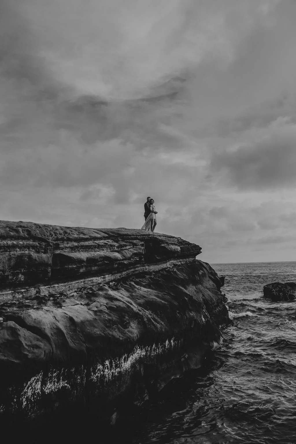 pinkfeatherphotography-Lajollabeach-engagement(115of146).jpg