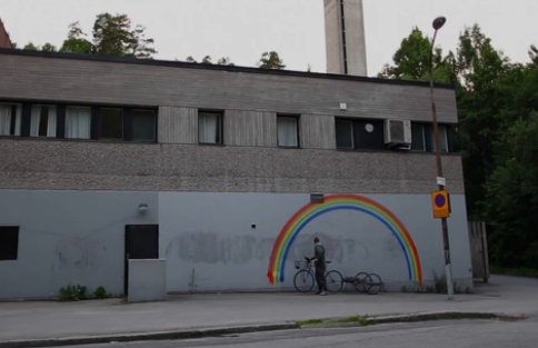 Graffiti Robot Paints Rainbows in Seconds - Underwire - Wired.com_1296850437757.png