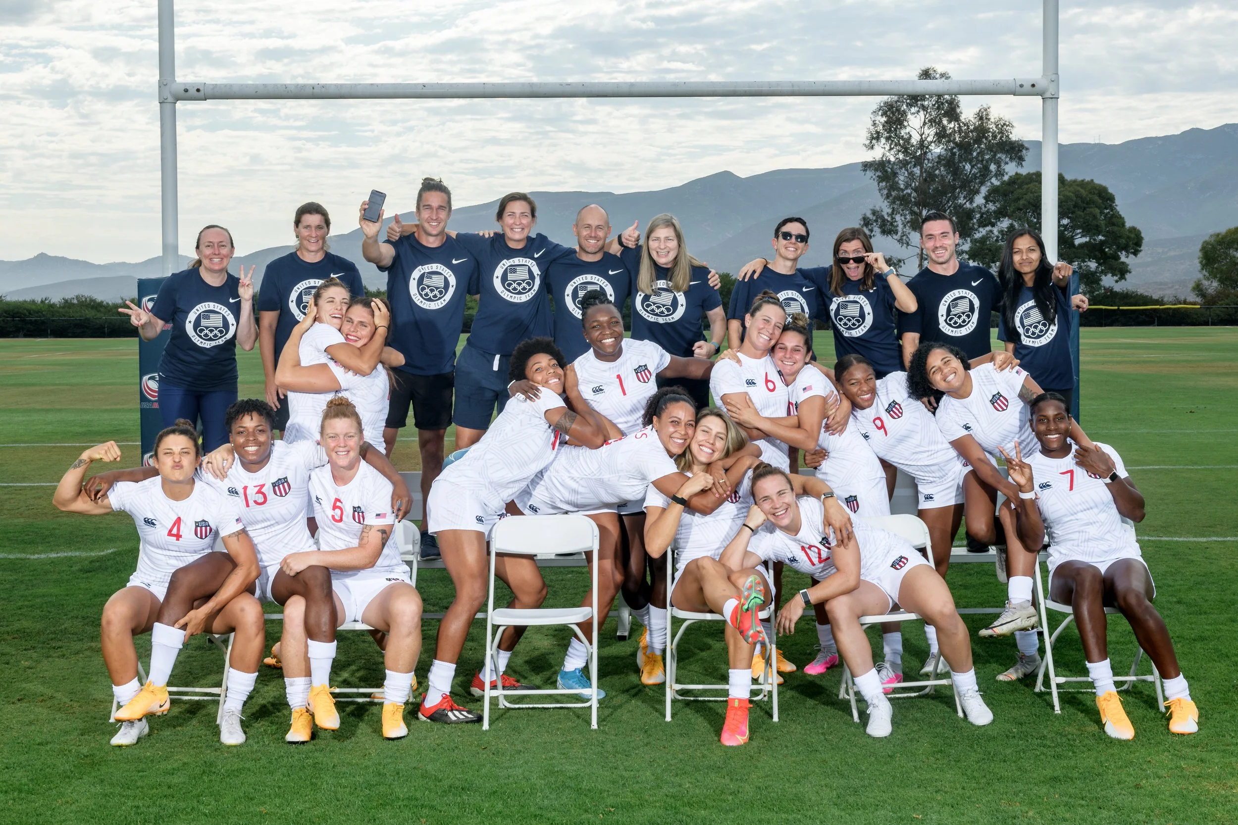 W7-Full Team-Tokyo-4.jpg