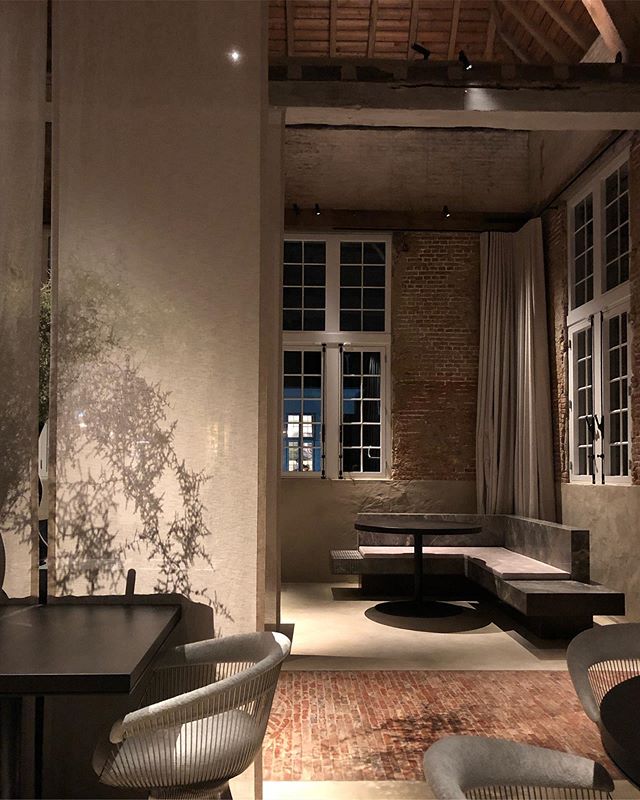 Sneak peek of the magical @stable.restaurant designed by @vandervelpen ✨
Lighting by @pslab