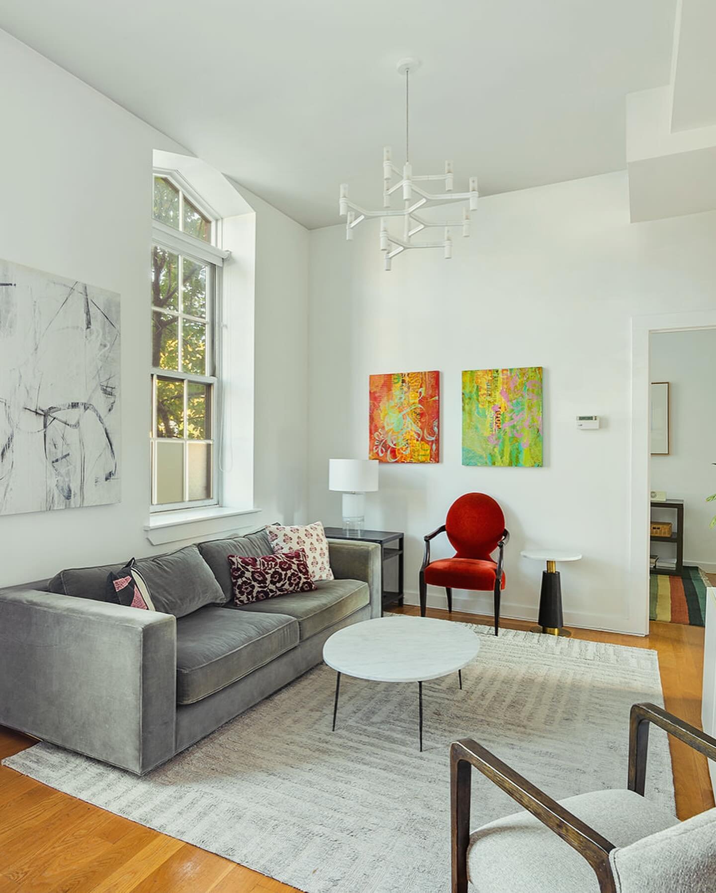 Sun-drenched: 2 bed, 2 ba with 11&rsquo; ceilings, oversized windows and in unit w/d. Gem of an apartment. $5100/month Availble Dec 1st. 
#corcoran #cobblehill #nycrealestate