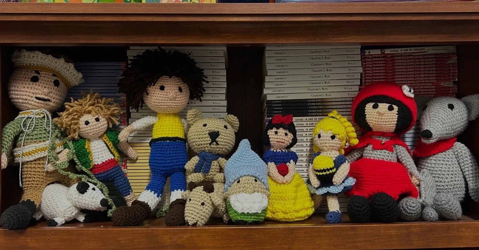 This teacher read all Fairly True Tales books to her class, and then her mother crocheted all the main characters!!! Aren&rsquo;t they so fun and amazing?!