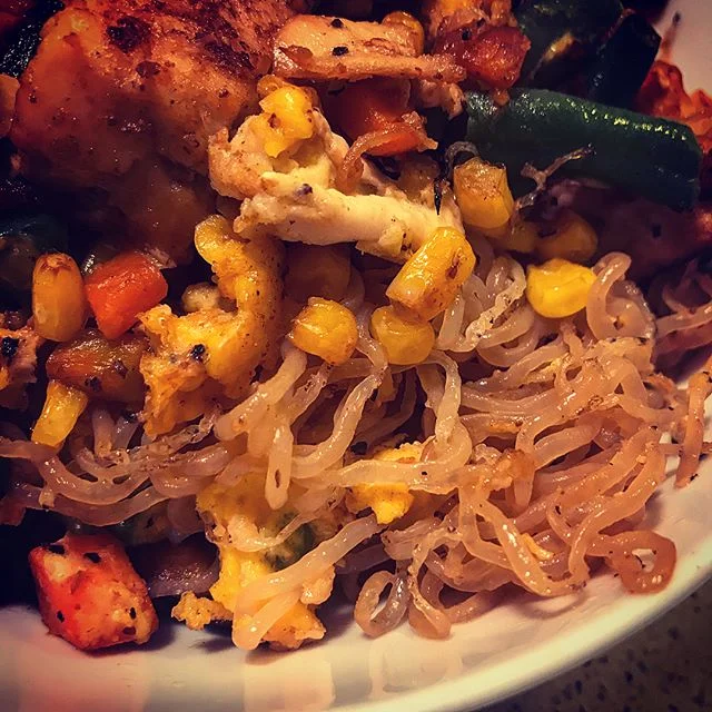 Mixing up the stir fry stuff today, using @miraclenoodle angel hair to be my low carb base so I could throw in some mixed veggies with corn and still have this whole meal be 11g of carbs. I constantly hear complaints about how the noodles smell, but