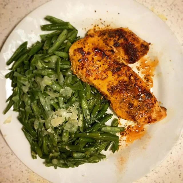 The first time I did the #ketodiet I dropped almost 40 pounds eating nothing but bacon, butter and eggs. It was great, but this time around I’ve got to have my veggies and quite a bit more protein. Garlic butter string beans and a pepper cruste