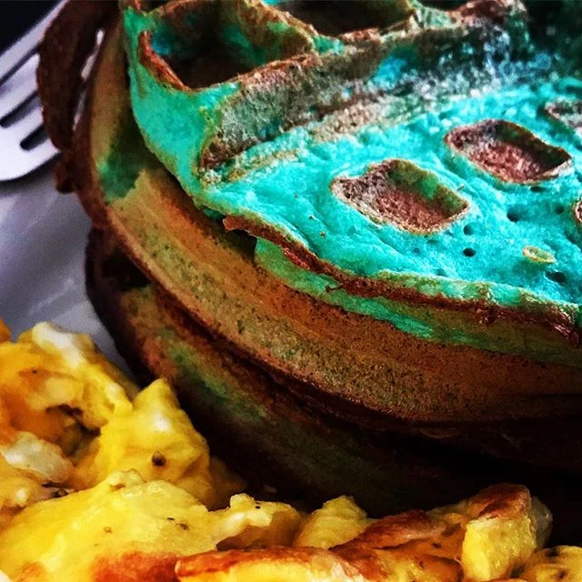 These vanilla/coconut #keto waffles are 16g of carbs for ALL OF THEM, so I admit I just went to town. Unlike on @bigmouthnetflix you will definitely want to catch these blue waffles. #ketodiet #ketochef #ketogenic #ketorecipe #food #foodporn #fitspo