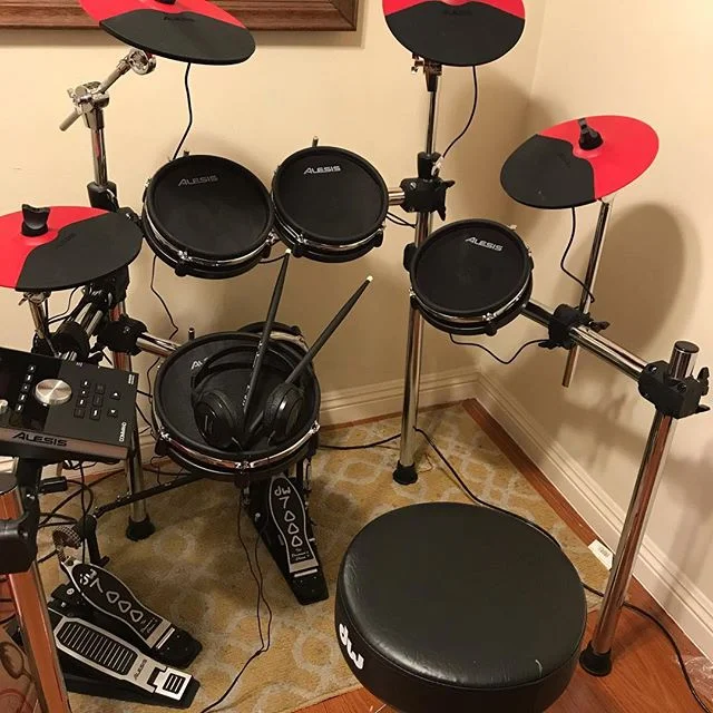 A pause from the regularly scheduled keto posts to show off my new toy. I’ve wanted one of these for literally nine years, maybe longer, and cannot overstate how psyched I am to own a drum kit my neighbors won’t kill me over. Now to remi
