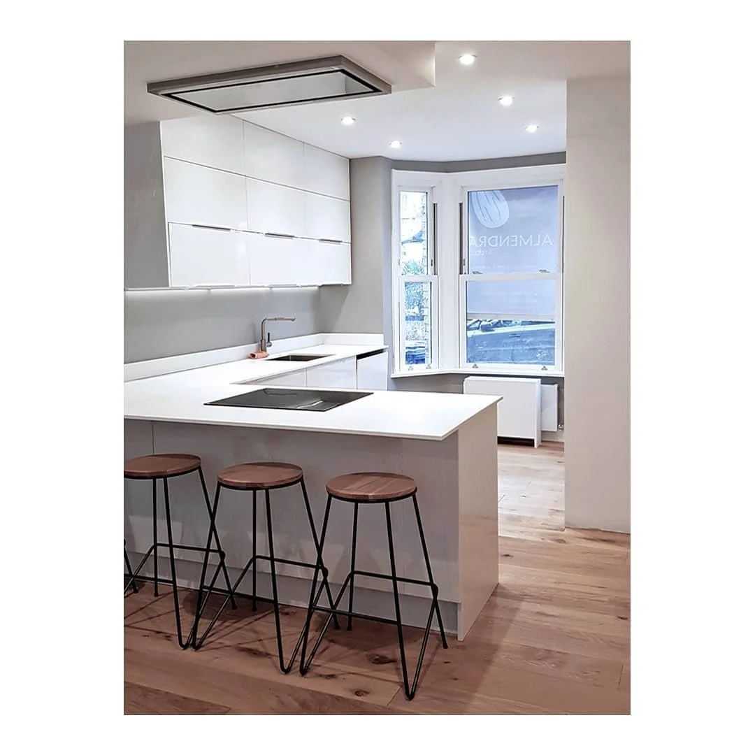 Open Plan Kitchen | We set the new kitchen at the front allowing the back of the house to be a more intimate space to enjoy the family life with the dining area and lounge looking out to the garden via a full-width opening.
.
Project: Victorian Terra