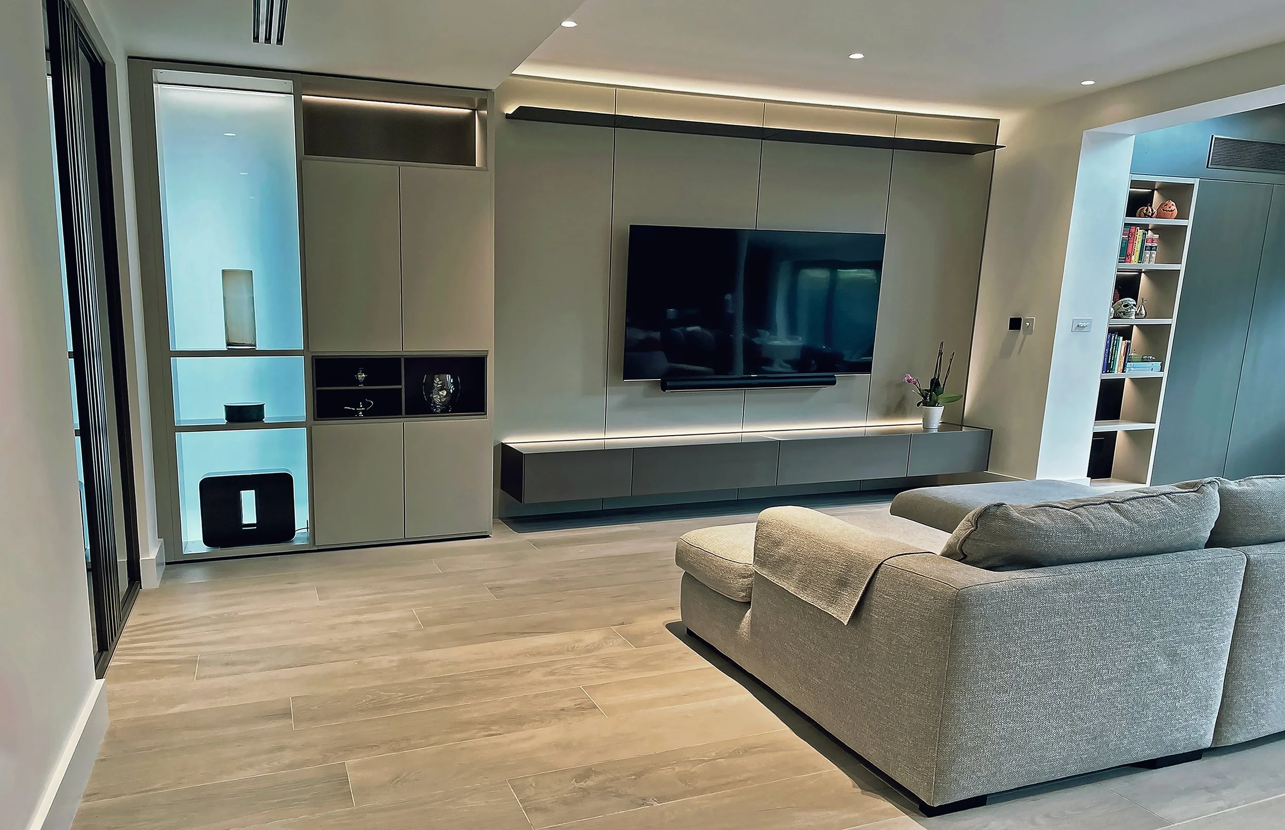 Luxury home renovation Barnes London SW13 by Almendra Studio Open plan kitchen renovation Barnes London Contemporary house refurbishment Barnes SW13