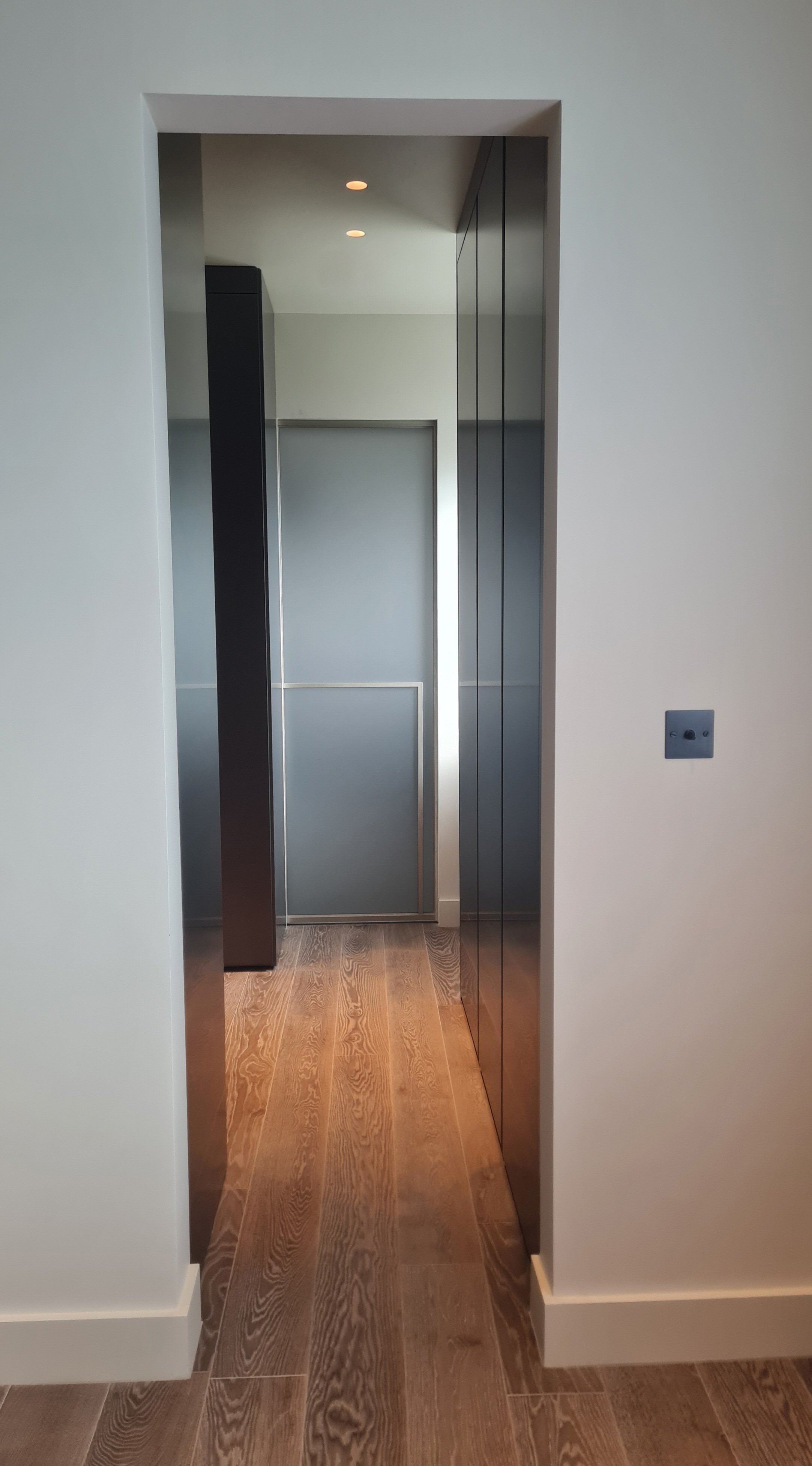 Luxury home renovation Barnes London SW13 by Almendra Studio Open plan kitchen renovation Barnes London Contemporary house refurbishment Barnes SW13