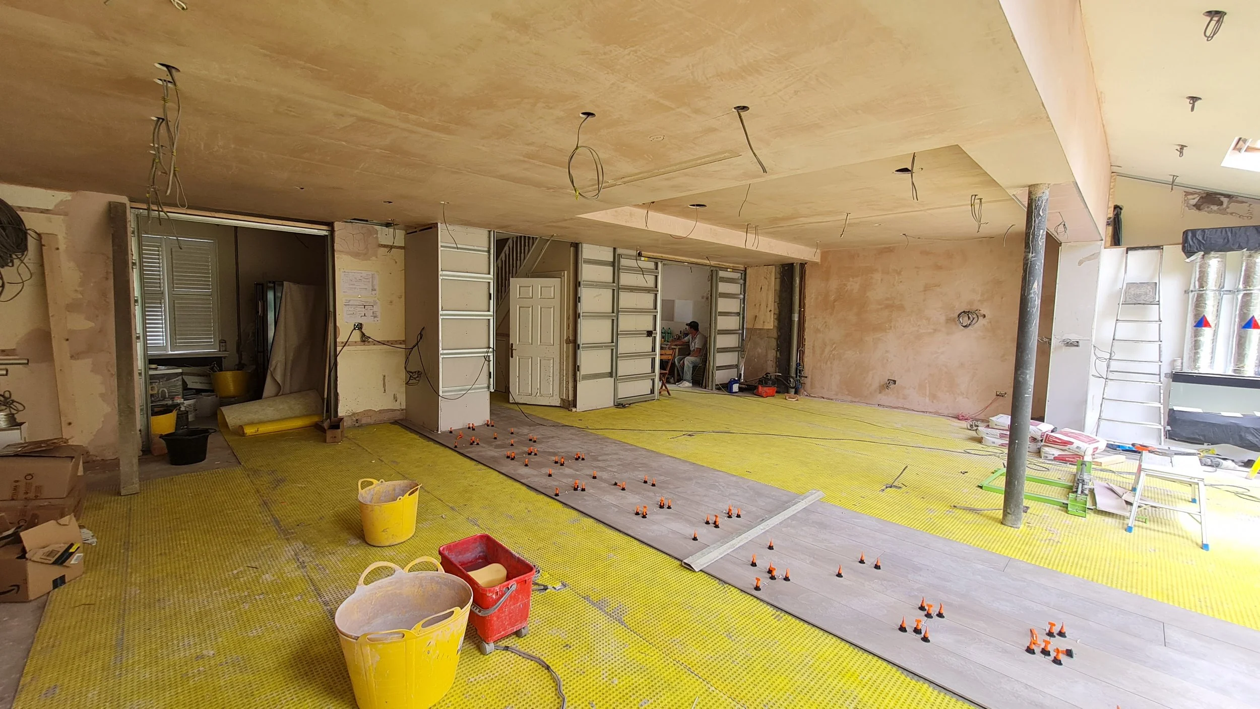 Luxury home renovation Barnes London SW13 by Almendra Studio Open plan kitchen renovation Barnes London Contemporary house refurbishment Barnes SW13