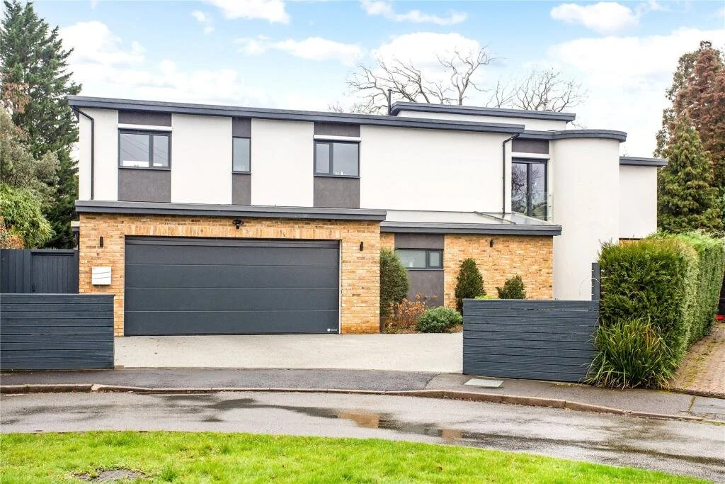 Frontage and landscaped entrance of a detached new-build residence in Burwood Park.
