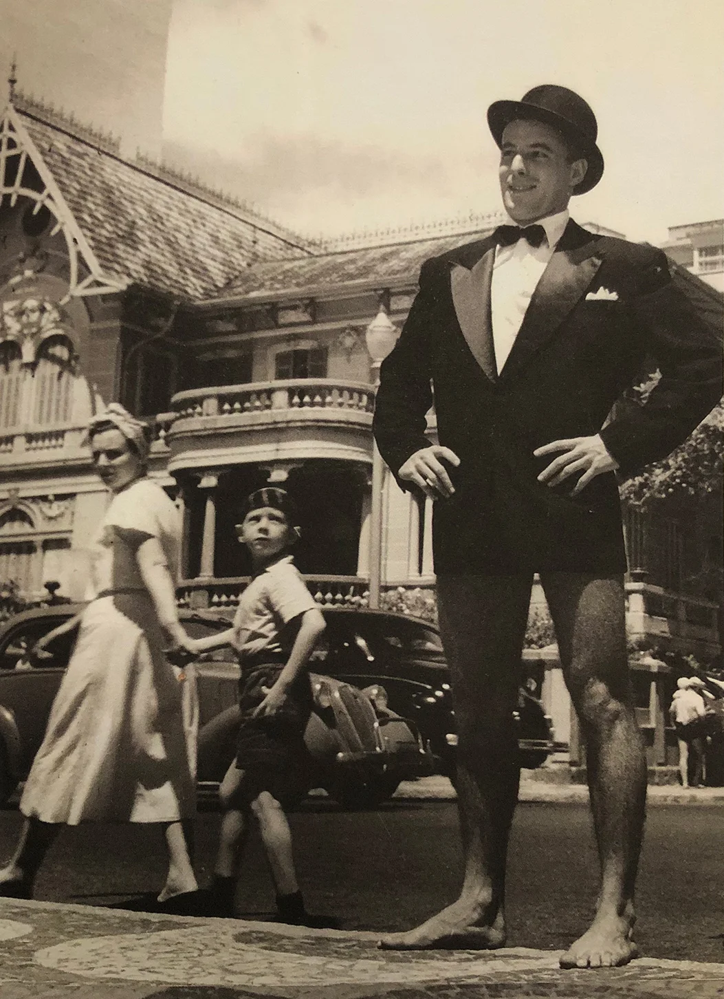 34. Magazine O Cruzeiro , 'The Truth Walked Naked’, 1949. A cidadedo homem nu , Inti Guerrero. Museu de Arte Moderna de São Paulo