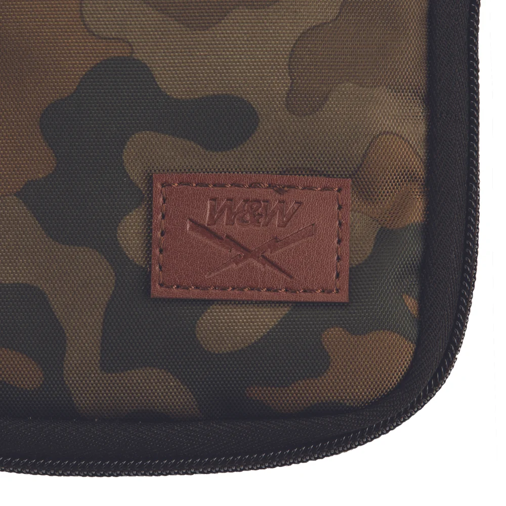 WICKANDWIRE_PASSPORT_CASE06.jpg