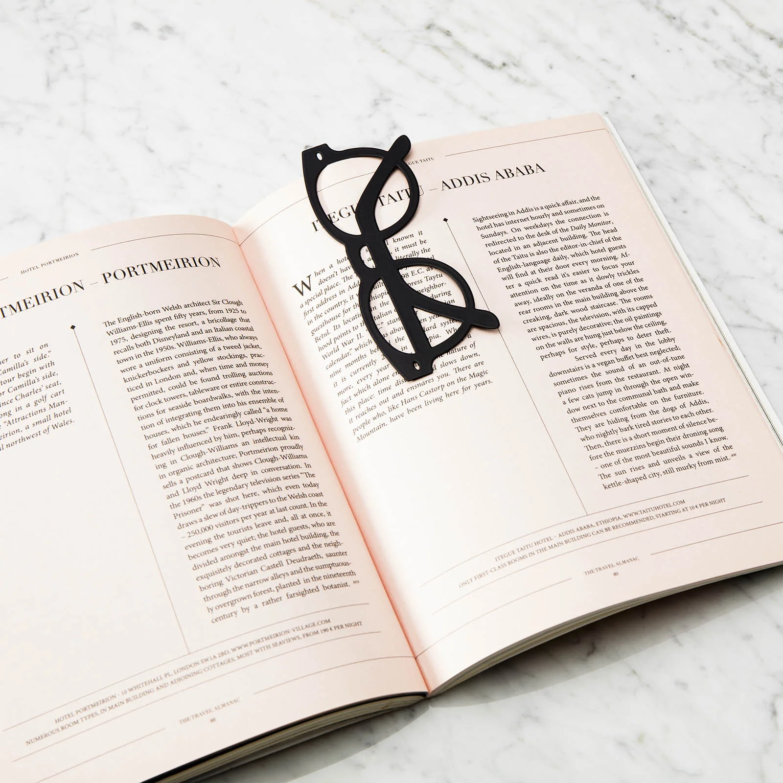 Octaevo_Bookmark_Riviera_black1_1.jpg