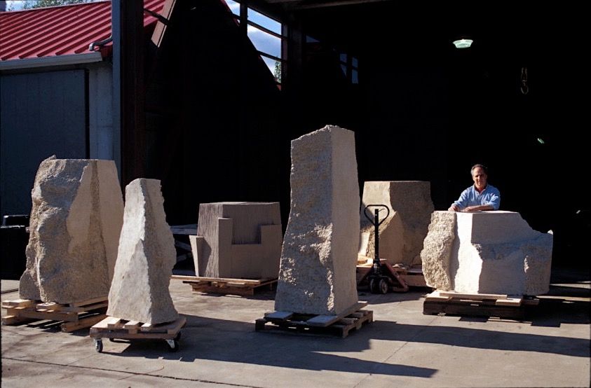 Paul Chaleff with sculpture in Ancram 2002.jpg
