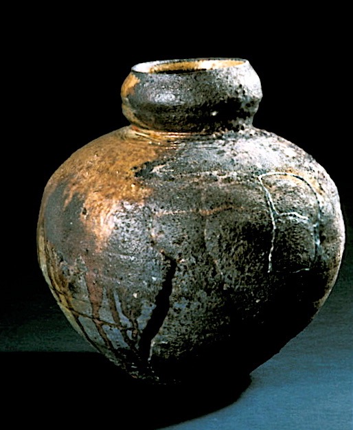 jar form with split - metropolitan museum of art, nyc