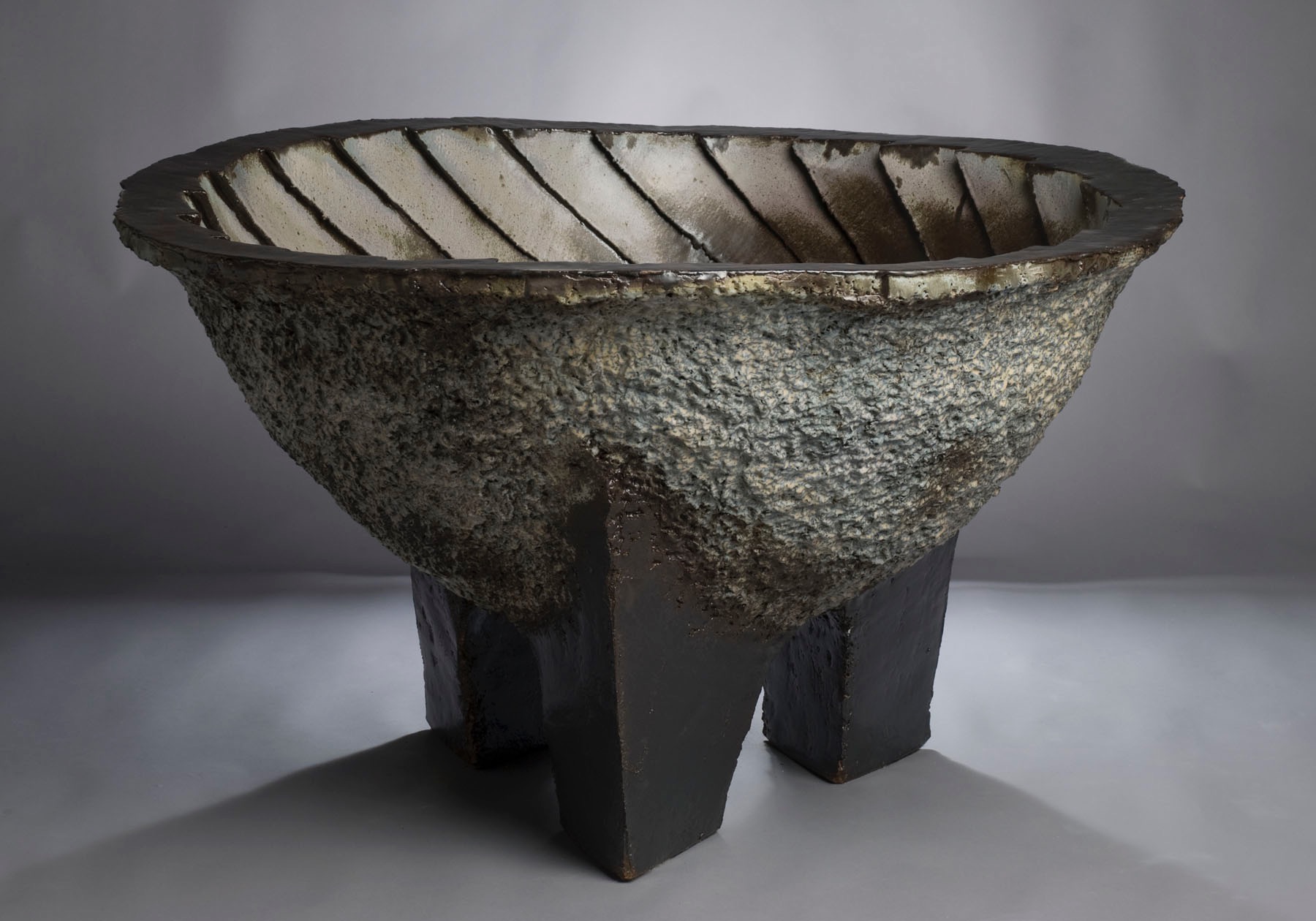 Cauldron with Swirl - Amore Pacific Museum of Art, Korea