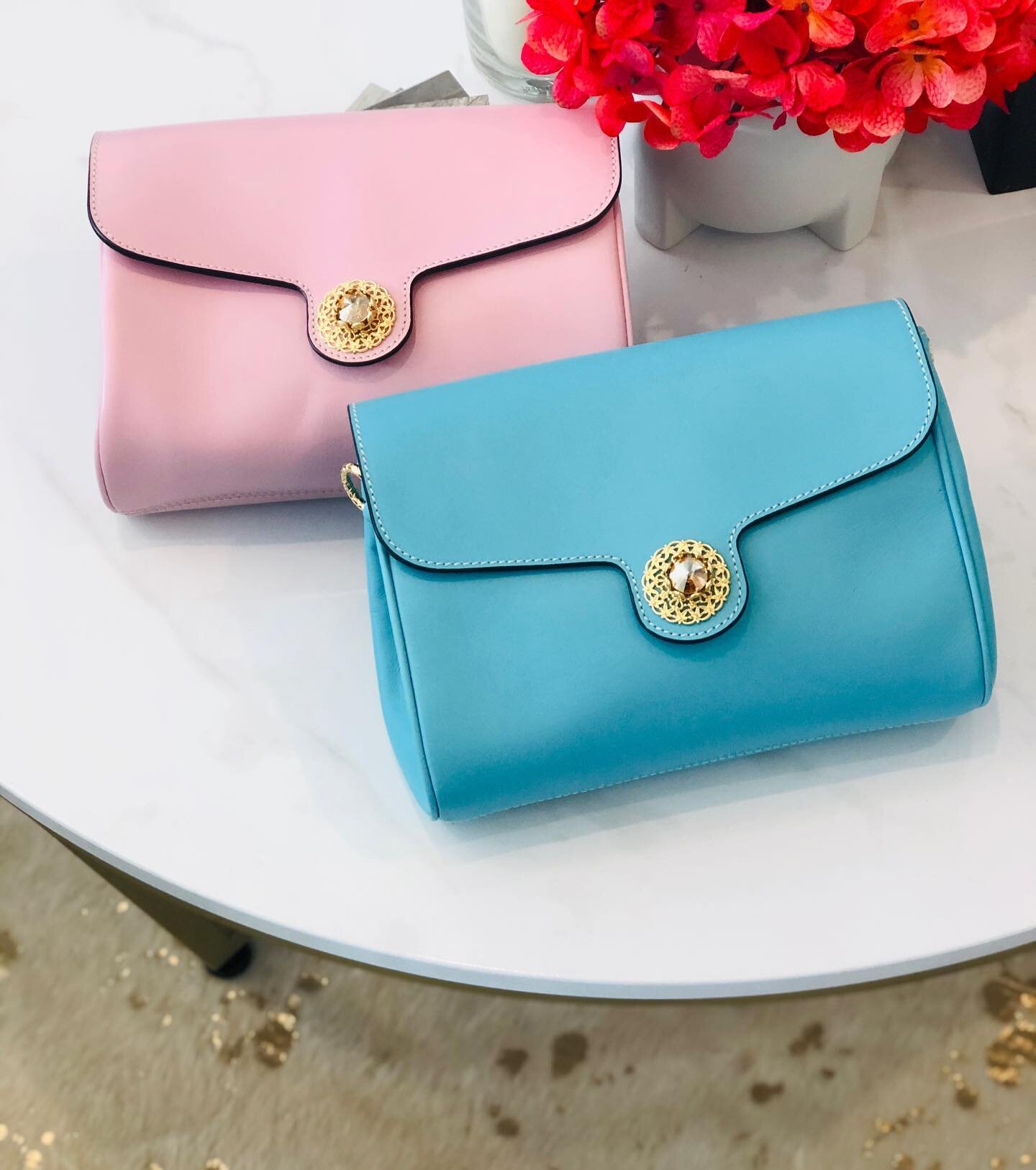 Brighten up Mom&rsquo;s Purse Collection 🌷 🛍️👛 Shop the Mother&rsquo;s Day Sale in store &amp; online!