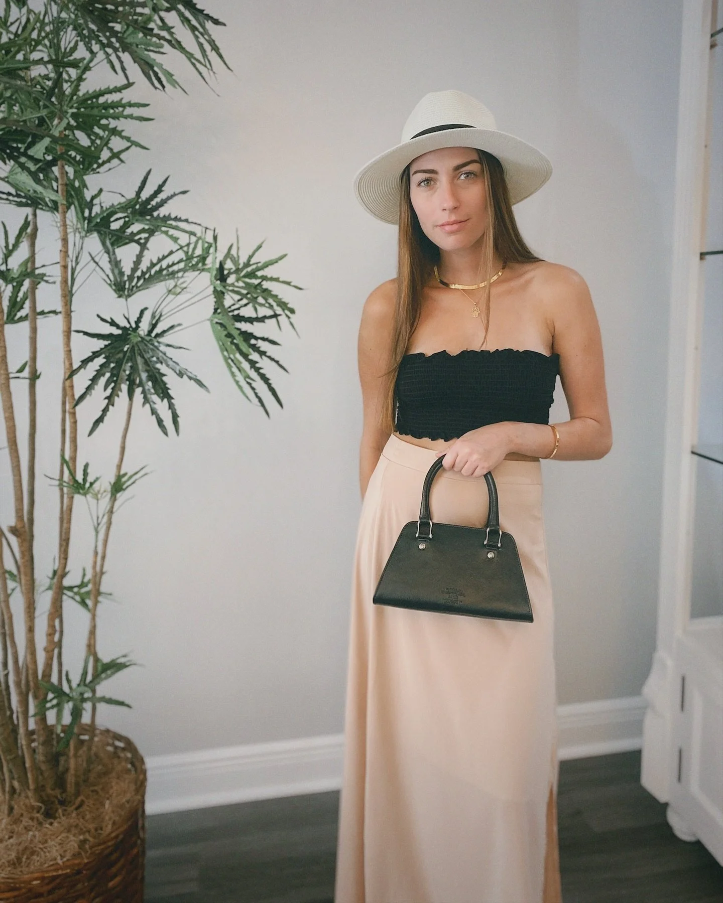Get mom what she really wants this year &hellip; a new handbag! 👛🛍️🌷