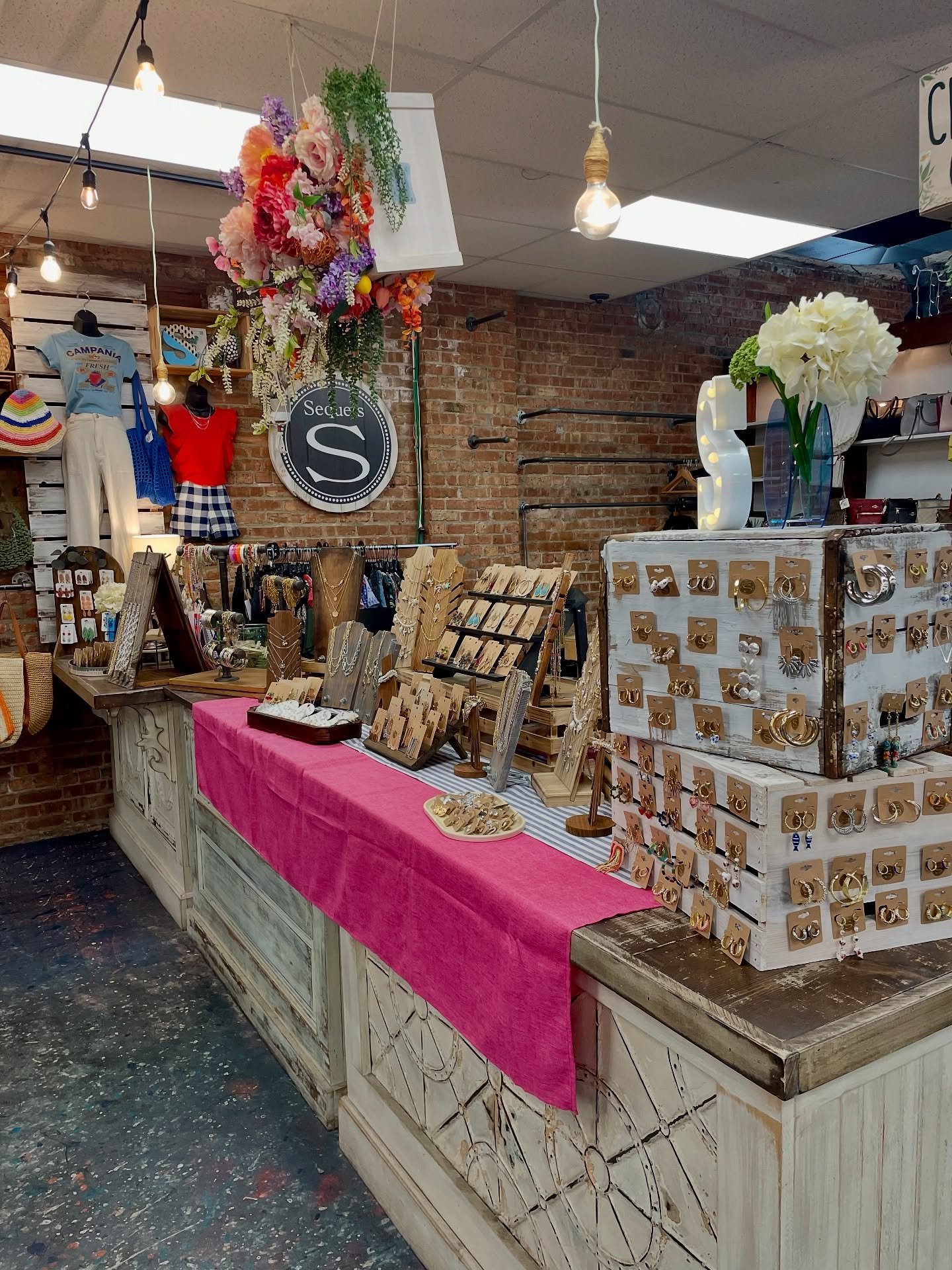 Sequels&rsquo; Summer SALE is HERE!☀️🛍️

Shop today from 10&ndash;6 and get 20% OFF STOREWIDE!🤩
Check out our brand new Sequels Exclusive Accessories and the latest summer styles for men, women, and kids!🙌

Don&rsquo;t miss out&mdash;come shop bef