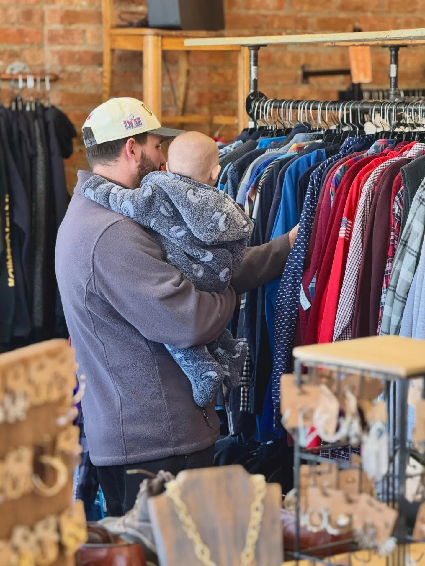 Don&rsquo;t sleep on our men&rsquo;s section at Sequels 👀 We&rsquo;ve got so many great finds waiting for you, from everyday essentials to standout pieces you won&rsquo;t want to miss 👕✨

We&rsquo;re open today from 10 AM to 6 PM, so come browse an