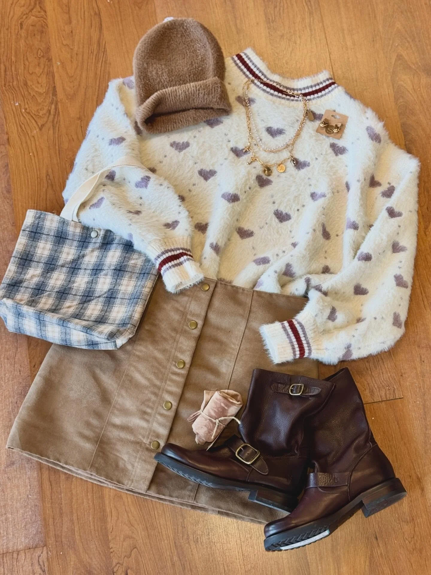 Just the right amount of Valentine&rsquo;s Day love 💕🤌✨

💖 Outfit Details 💖
🤍 Sequels Exclusive plaid purse $15
🤍 Sequels Exclusive socks $8
🤍 Sequels Exclusive necklace stack $15
🤍 Sequels Exclusive gold earrings $12
🤍 Sequels Exclusive fuz