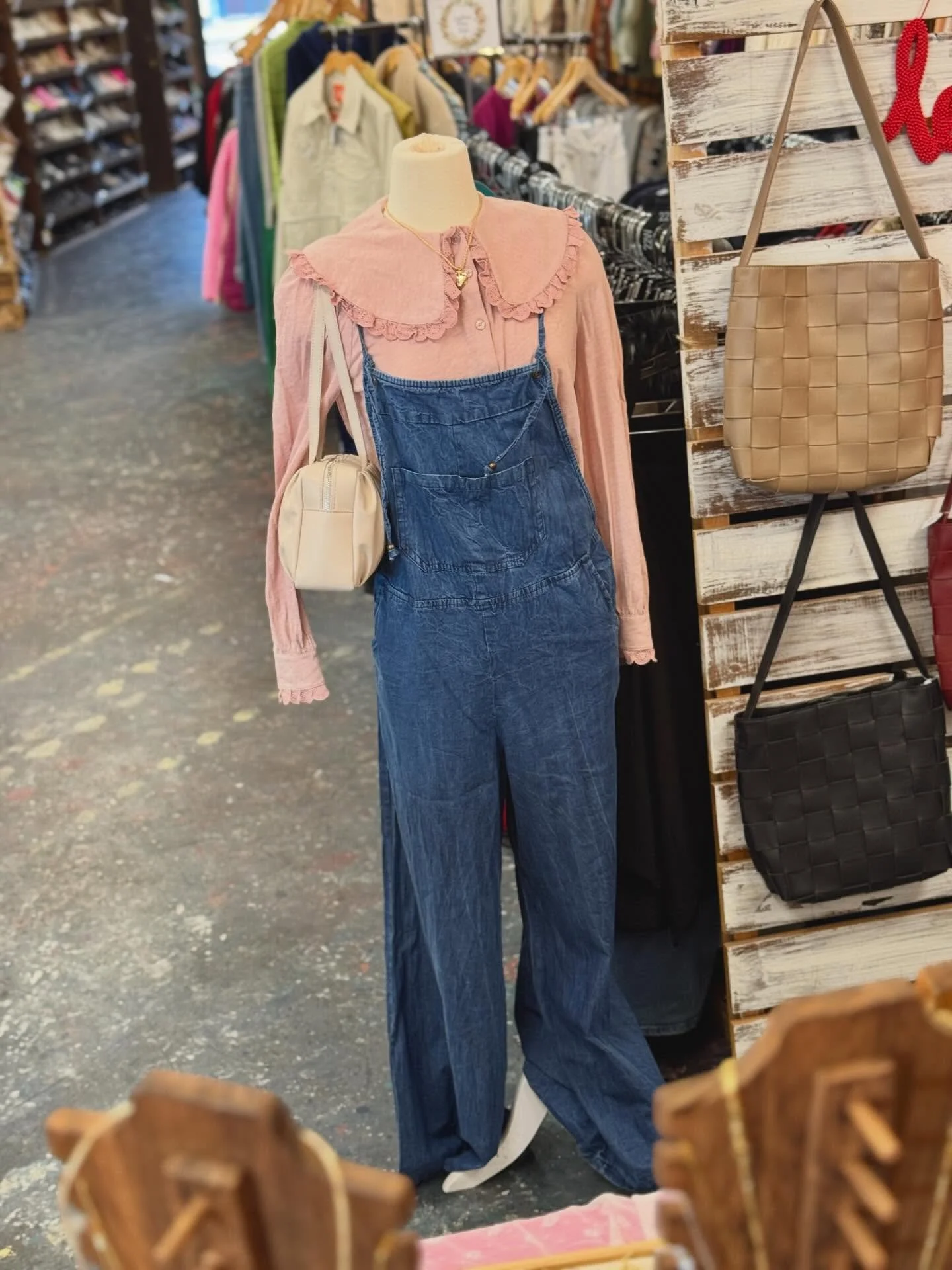 XO SALE Day Mannequins! 😍

Styled for spring and Valentine&rsquo;s Day, our mannequins are serving major outfit inspiration! ❌⭕️👼

See something you love but can&rsquo;t make it in this weekend?
Give us a call to purchase over the phone!💕🤳
(815) 