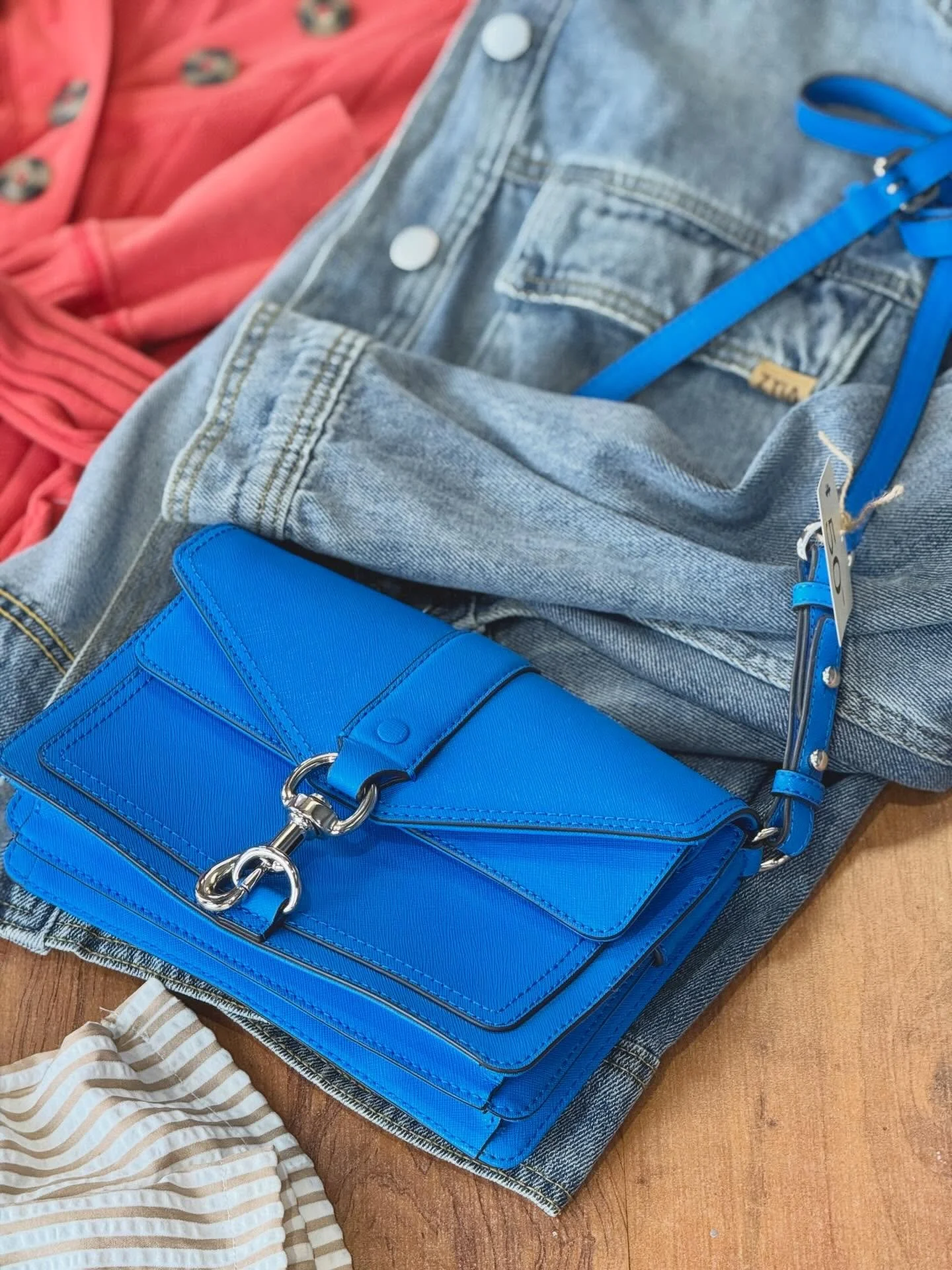 Spring layers but make it FUN ☀️💙

A little pop of orange 🍊, a bold blue moment 💼, and the comfiest stripes to carry you from chilly mornings to sunny afternoons.

Outfit details:
🤍 Sequels Exclusive Bralette (XL/2X) &mdash; $15
💙 Rebecca Minkof