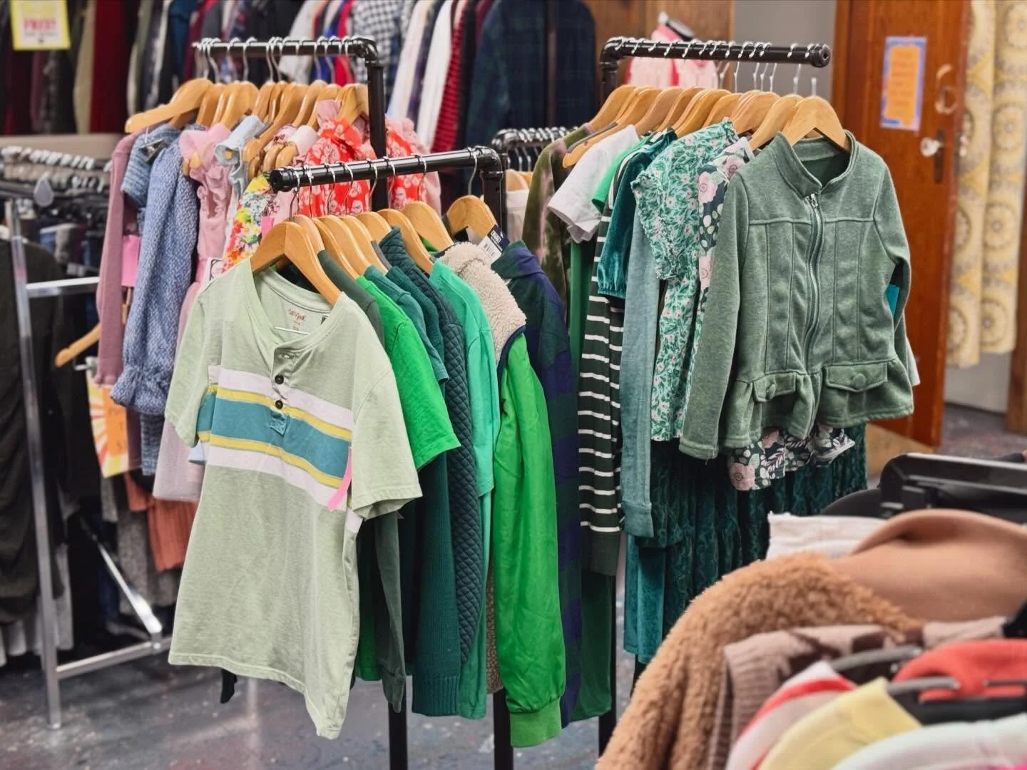 HAPPY FRIDAY, friends!! ☘️🌈💚

Our featured kids rack is giving alllll the lucky charm vibes ✨🍀 We&rsquo;ve got so many adorable St. Patrick&rsquo;s Day finds mixed in with the sweetest seasonal pieces 🌷🐣🌼

If you&rsquo;ve been meaning to pop in