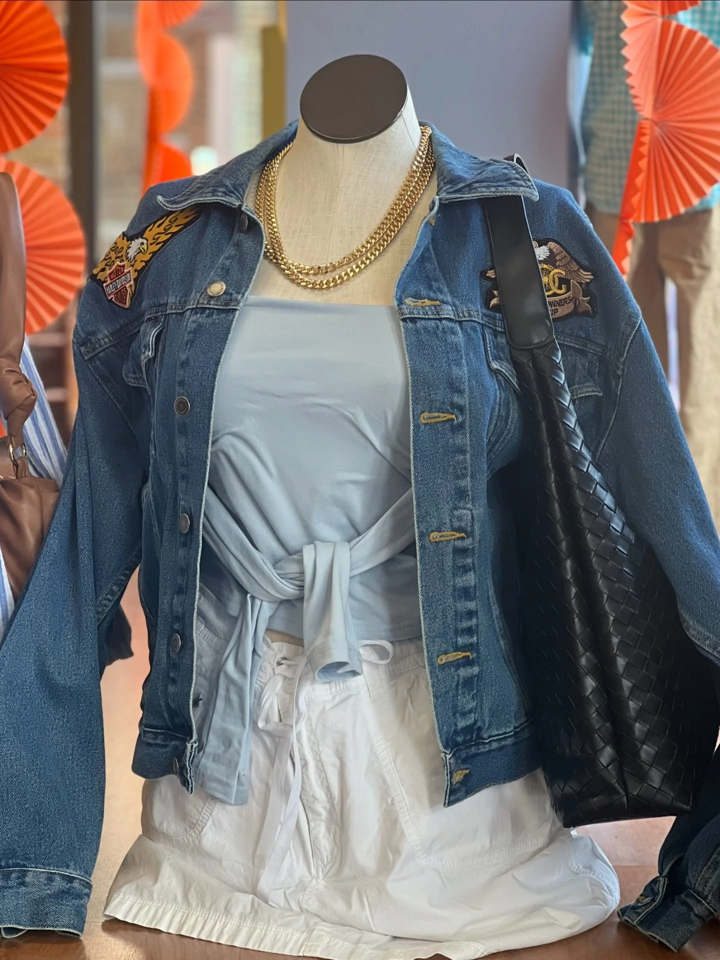 NEW mannequins are up and they&rsquo;re bringing all the denim + stripe moments we&rsquo;re loving right now. Easy, put-together looks you can wear on repeat 🤍

Come see what&rsquo;s new in store!