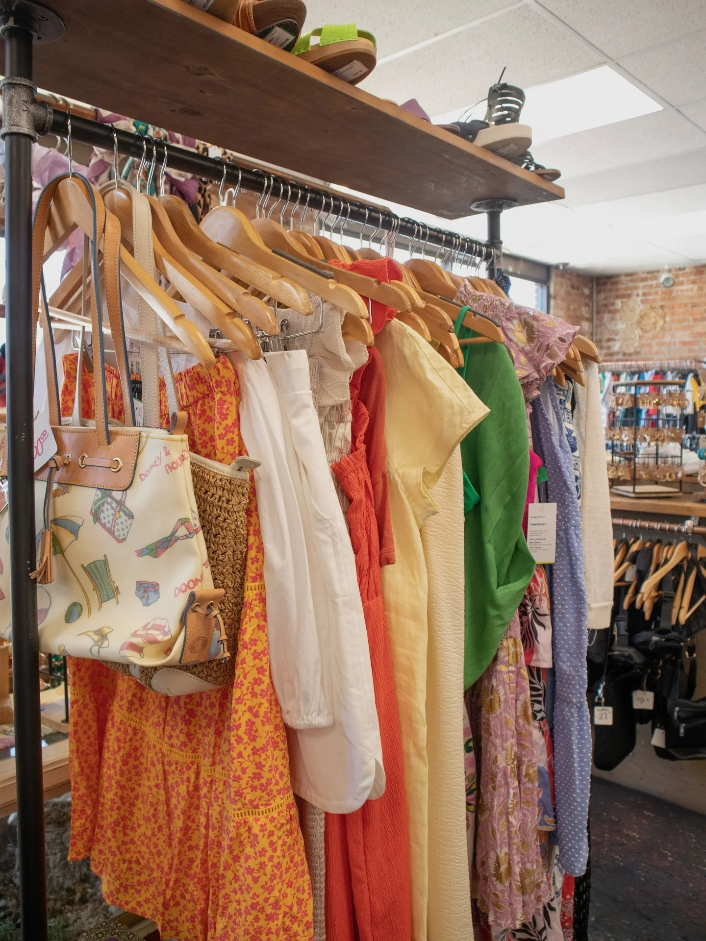 Summer preview is out!☀️
Light fabrics, bright colors, and pieces you&rsquo;ll actually wear all season long!

Come take a look 👀
We&rsquo;re open from 10-5!