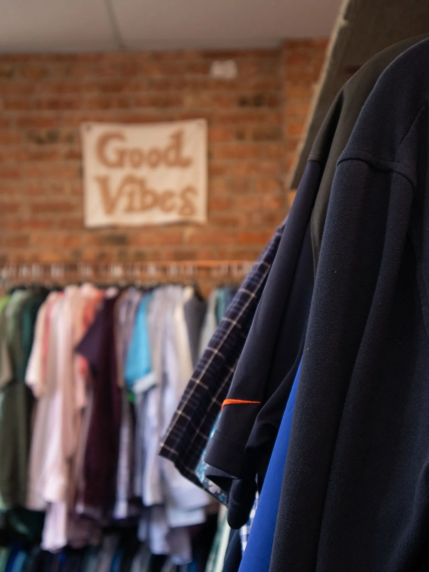 If you&rsquo;re wondering how to start off your week&hellip;
we&rsquo;ve got a pretty good idea!🙌

Fresh finds, racks full of spring + summer styles, and pieces you didn&rsquo;t even know you needed! Come stop by today!