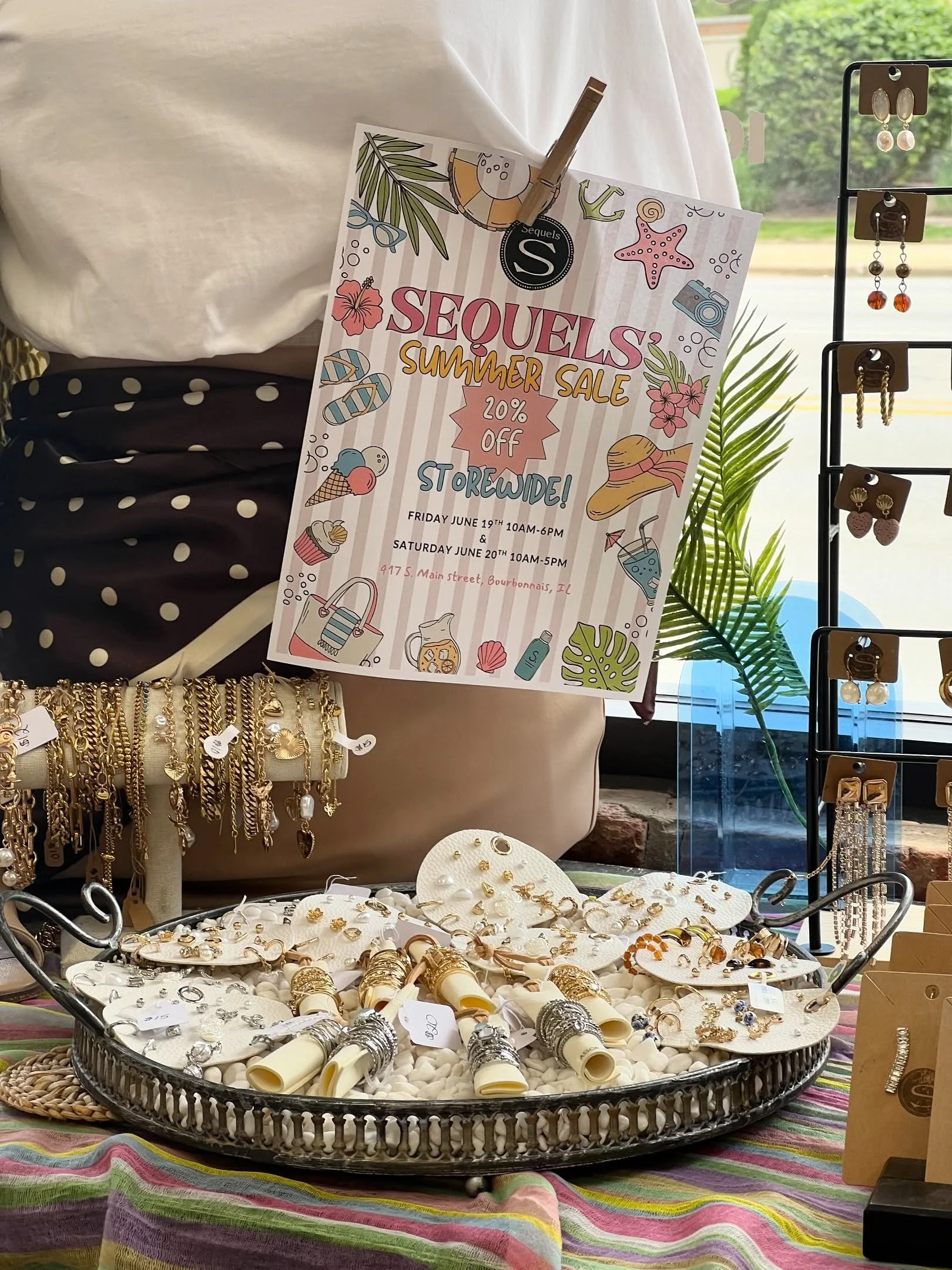In case you were wondering, there&rsquo;s SO much cute jewelry left from the sale!🙌🫣

Haven&rsquo;t gotten the chance to stop by yet? Come stop in anytime today from 10-5!💛