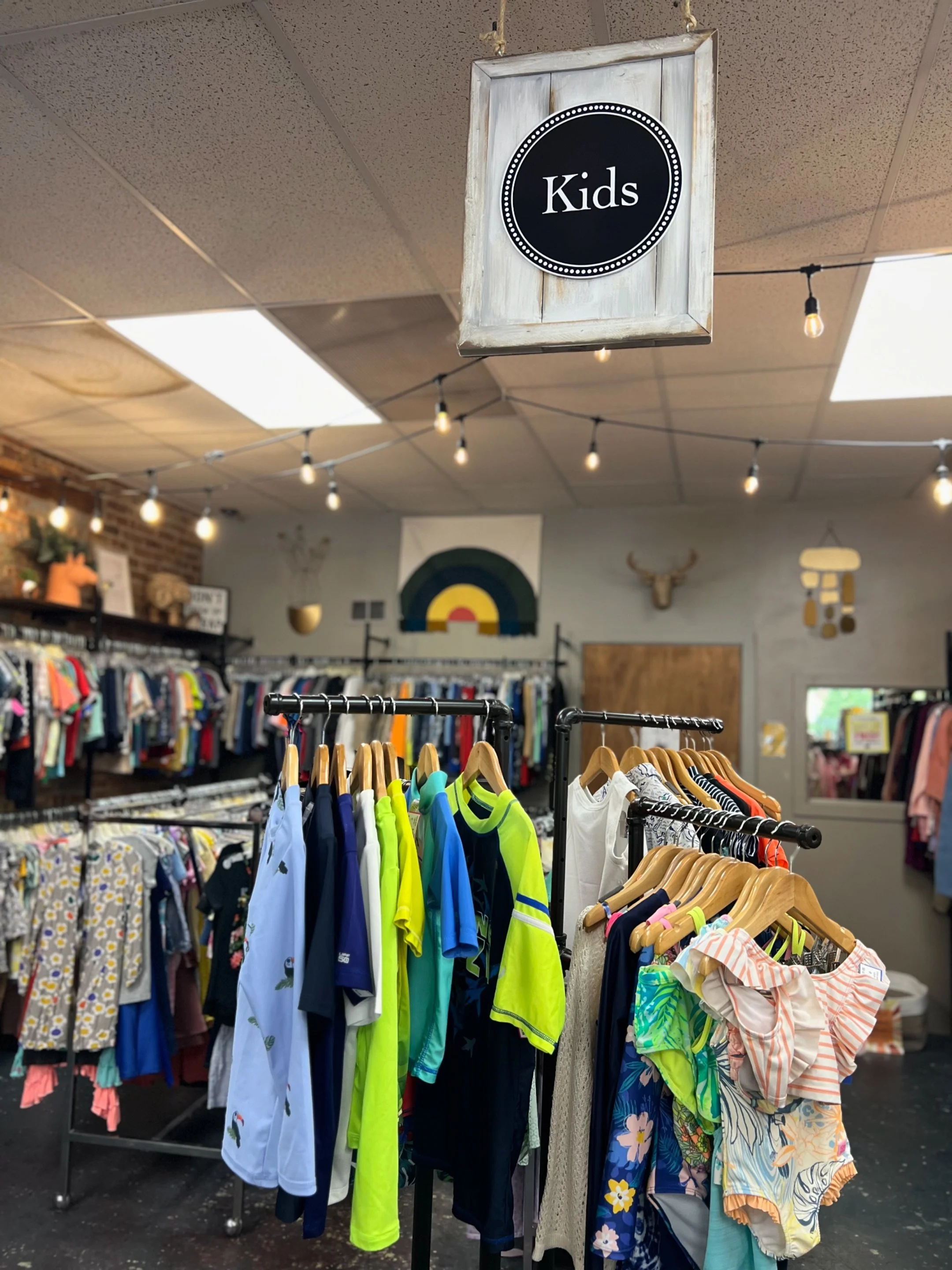 Our kids&rsquo; section has everything from shorts to sandals to bathing suits! 🙌☀️
Find everything you need for summer shopping all in one place at Sequels!