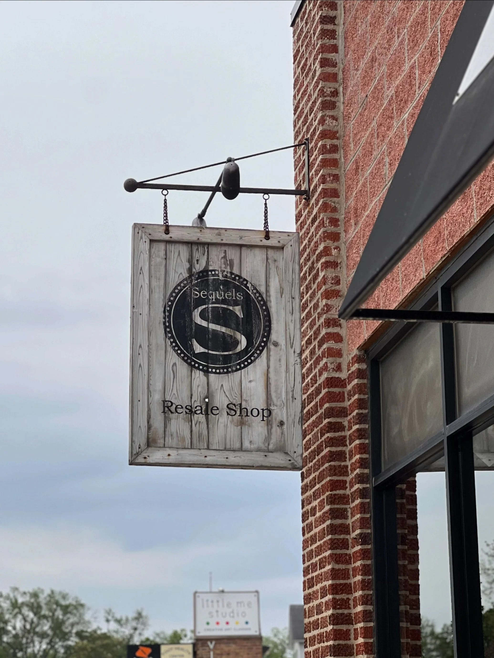Happy Thursday! 🤍

Need a little retail therapy? Come shop with us today and see what&rsquo;s new on the racks! There are so many great finds waiting for you.
We&rsquo;re open from 10-6 today!🙌