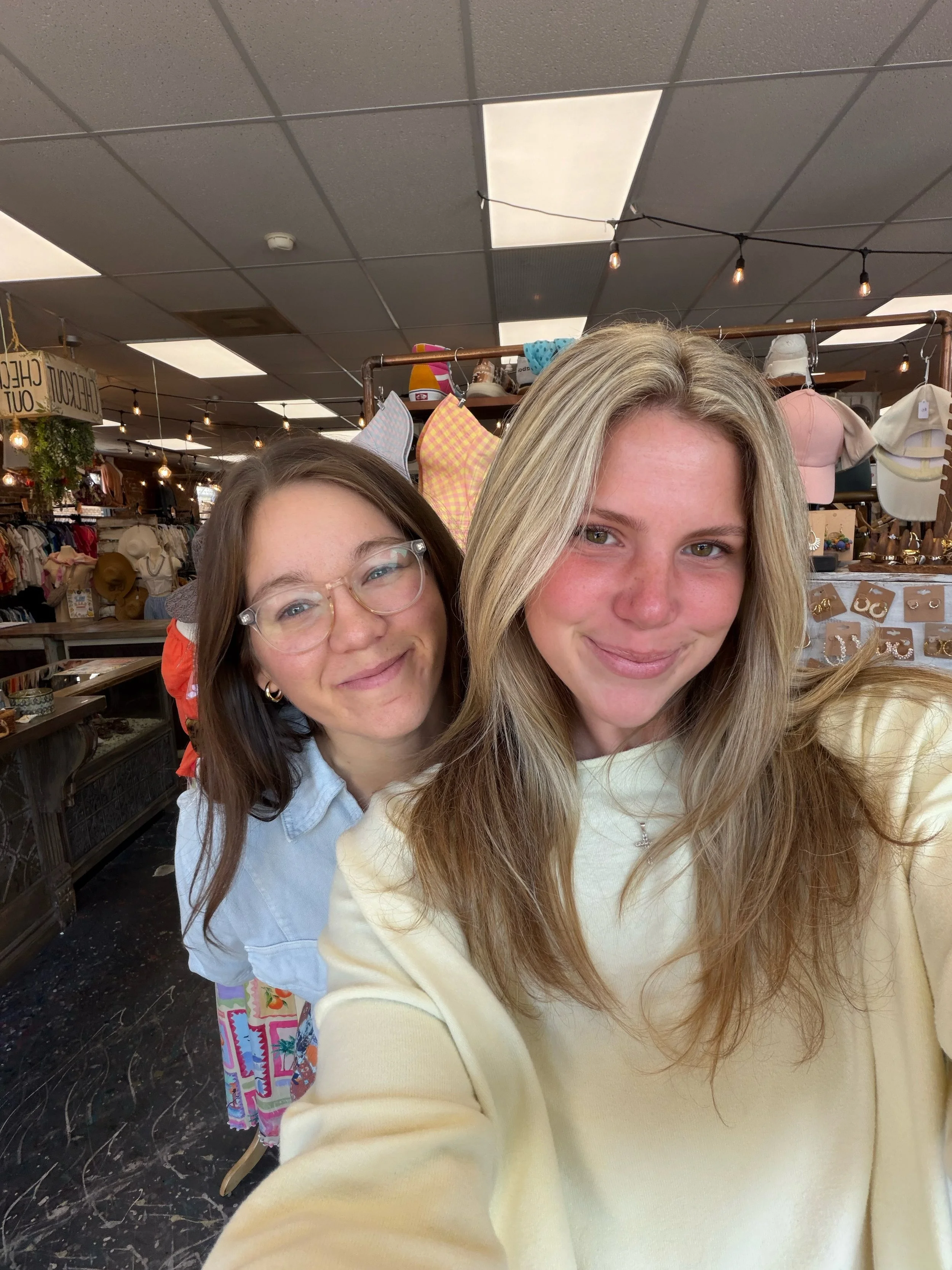 Happy Wednesday!☀️

Today is the perfect day to do some shopping, ESPECIALLY here at Sequels! Come stop in and say hello!👋

We&rsquo;re open from 10-6 today!