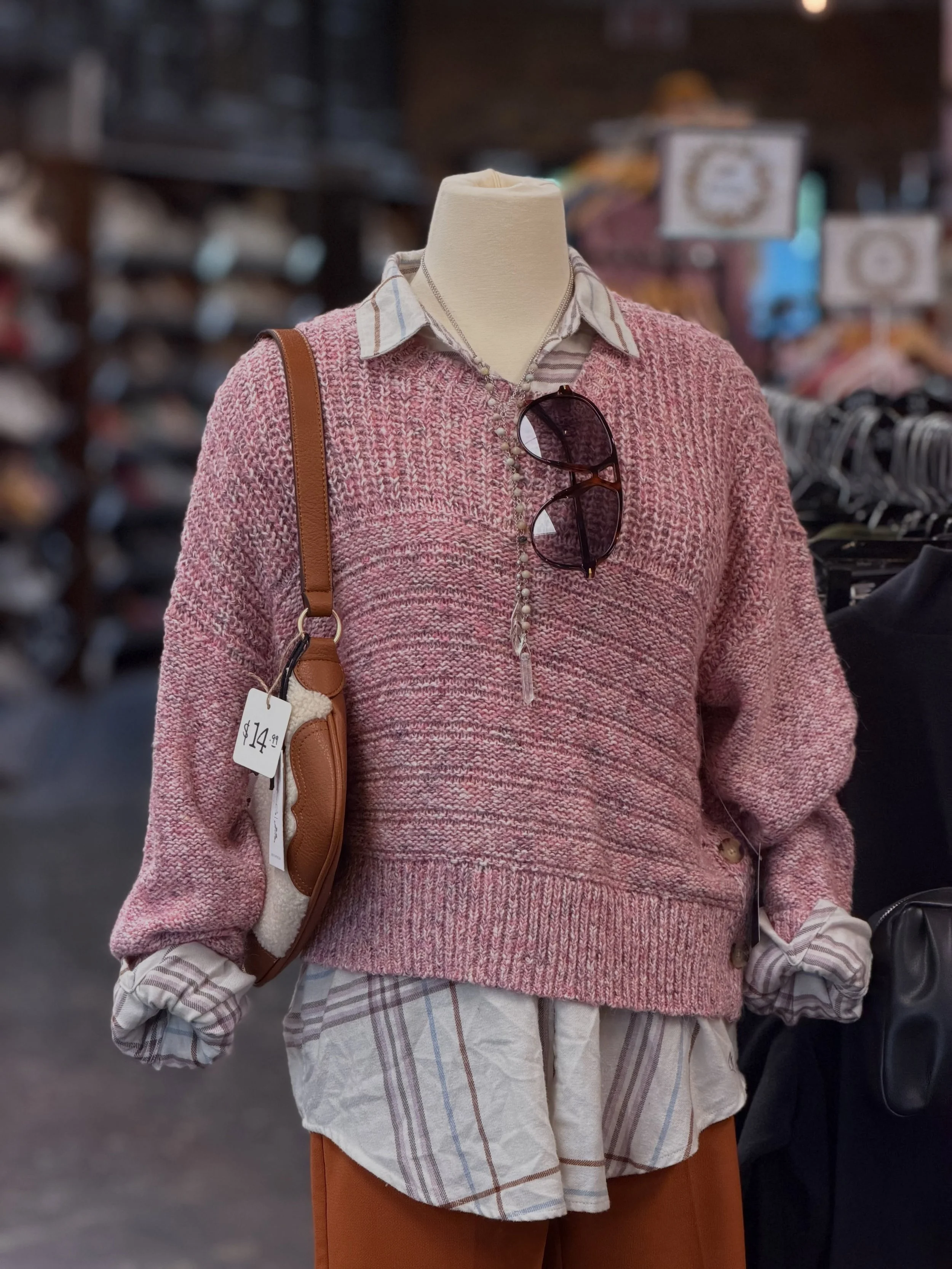 Fall fashion is calling! 🍂🤎

Sweaters, cardigans, jackets, boots &amp; all the cozy layers are making their way onto the racks at Sequels! Whether you&rsquo;re ready for crisp mornings or just excited for a new fall wardrobe, we&rsquo;ve got plenty