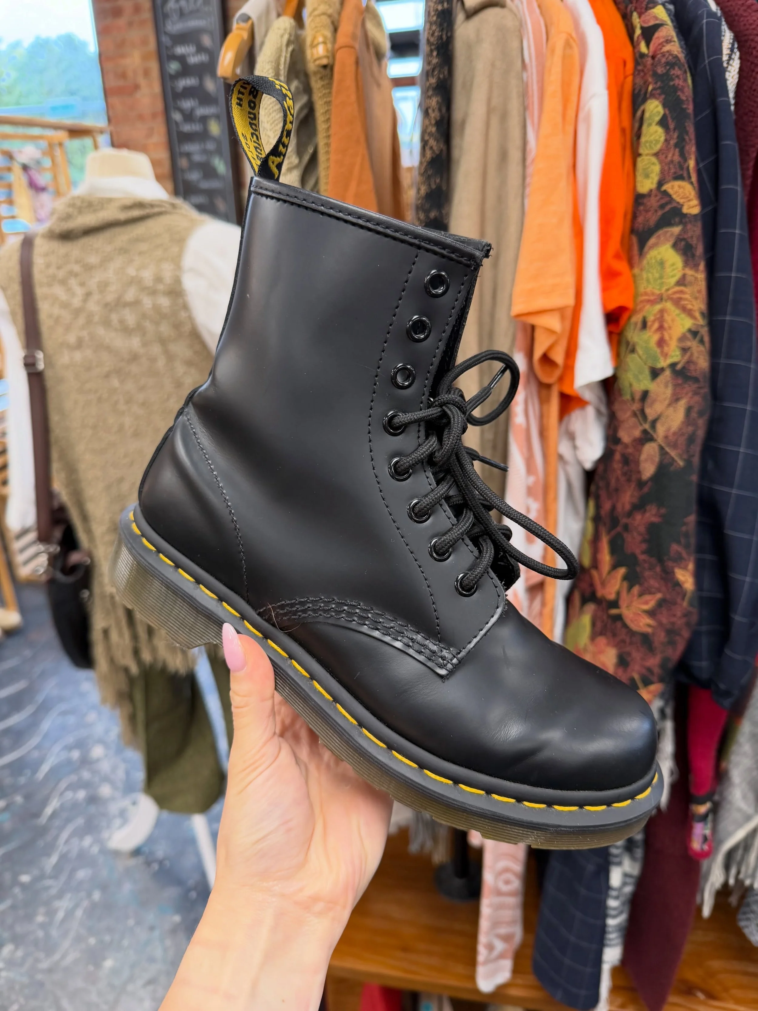 Looking for the perfect shoes to complete your fall wardrobe? 🍂 

Stop by and browse our selection! From casual everyday styles to dressier options, you just might find your perfect pair. 🤎