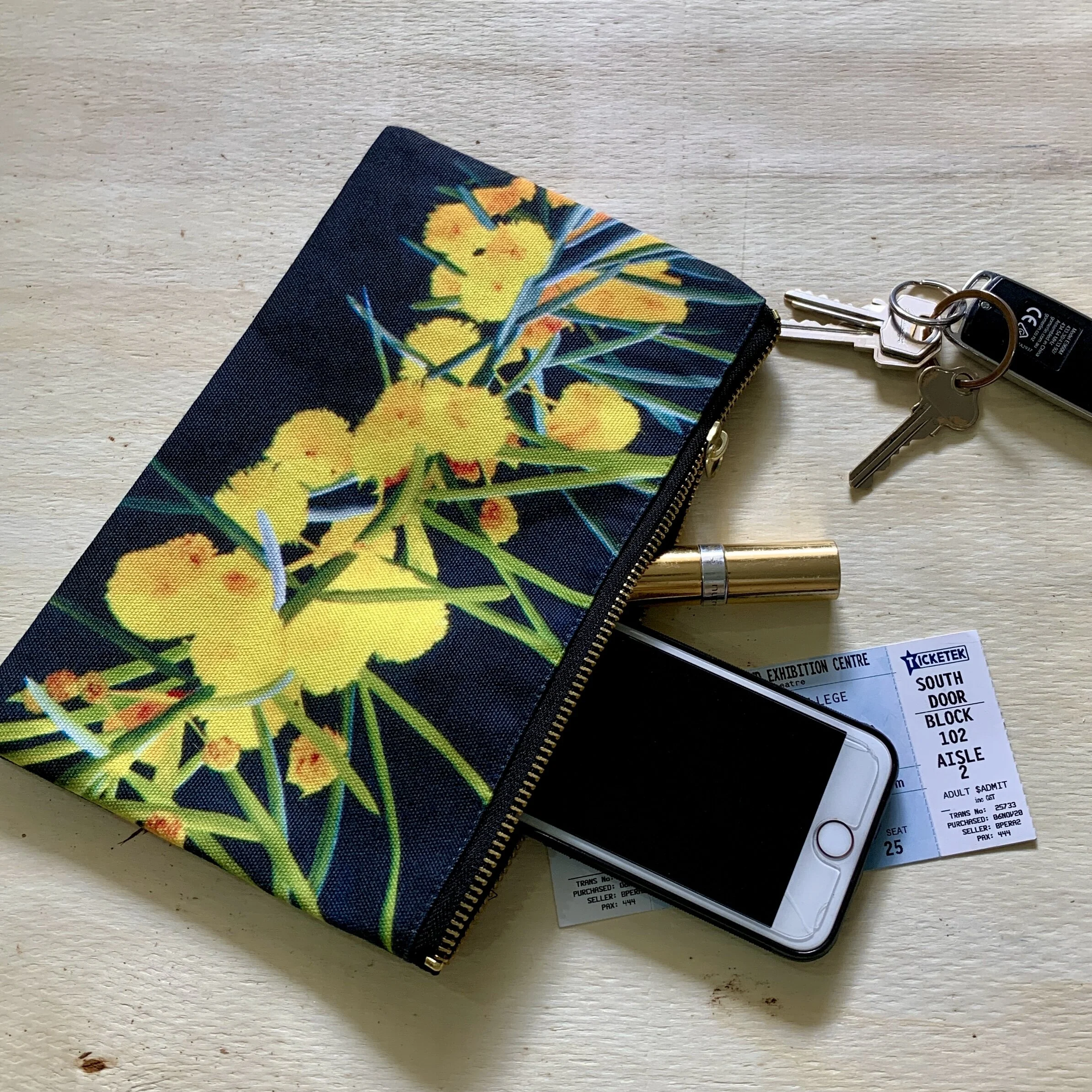 8578F204-68A5-45D2-B6F2-FED6D4E38E81