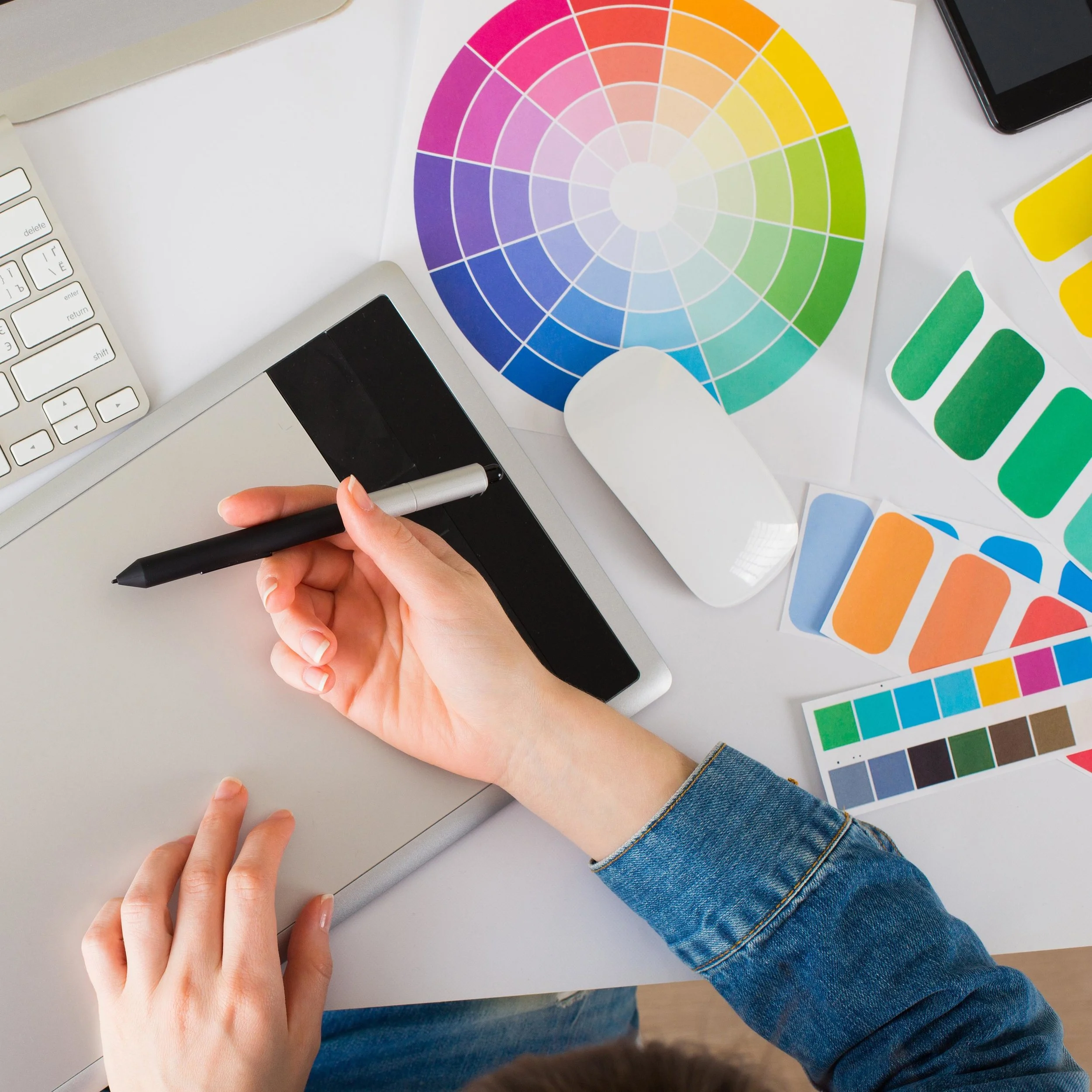 Five reasons you should hire a graphic designer instead of doing it yourself