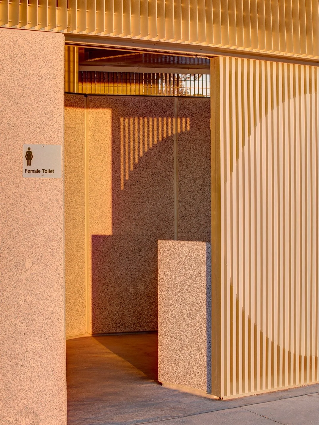 details, details, details &hellip;

Located on Gadigal Country, the Mahon Pool Amenities building recedes into the cliffside, replacing a dilapidated 1960s brick box and restoring views of the pool and coastline.

The building shape responds to the r