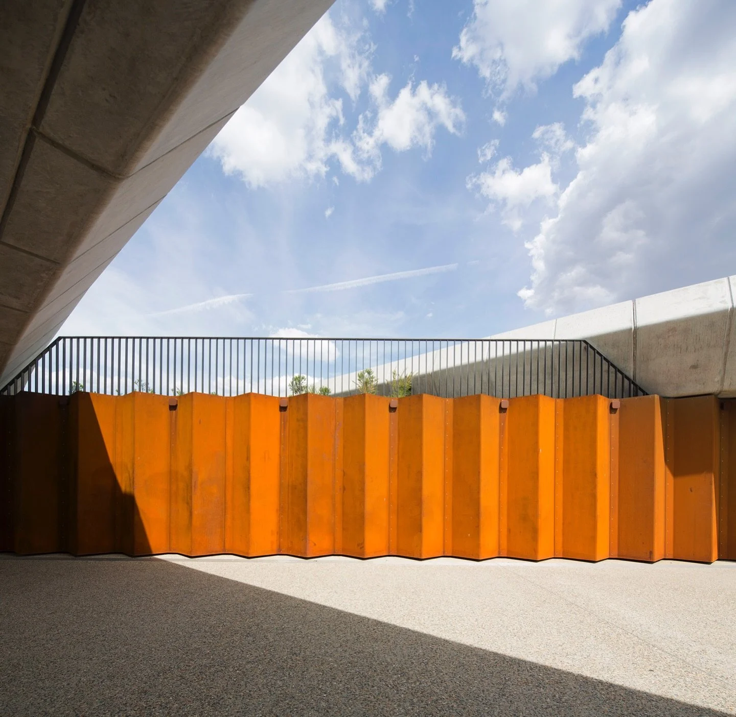 details, details, details...

Located on Ngunawal land, Bowen Place Crossing forms a continuous path of travel that passes under Bowen Place Drive, connecting Kings Avenue Bridge to the lake edge.

Deeply profiled weathering steel defines the wall al