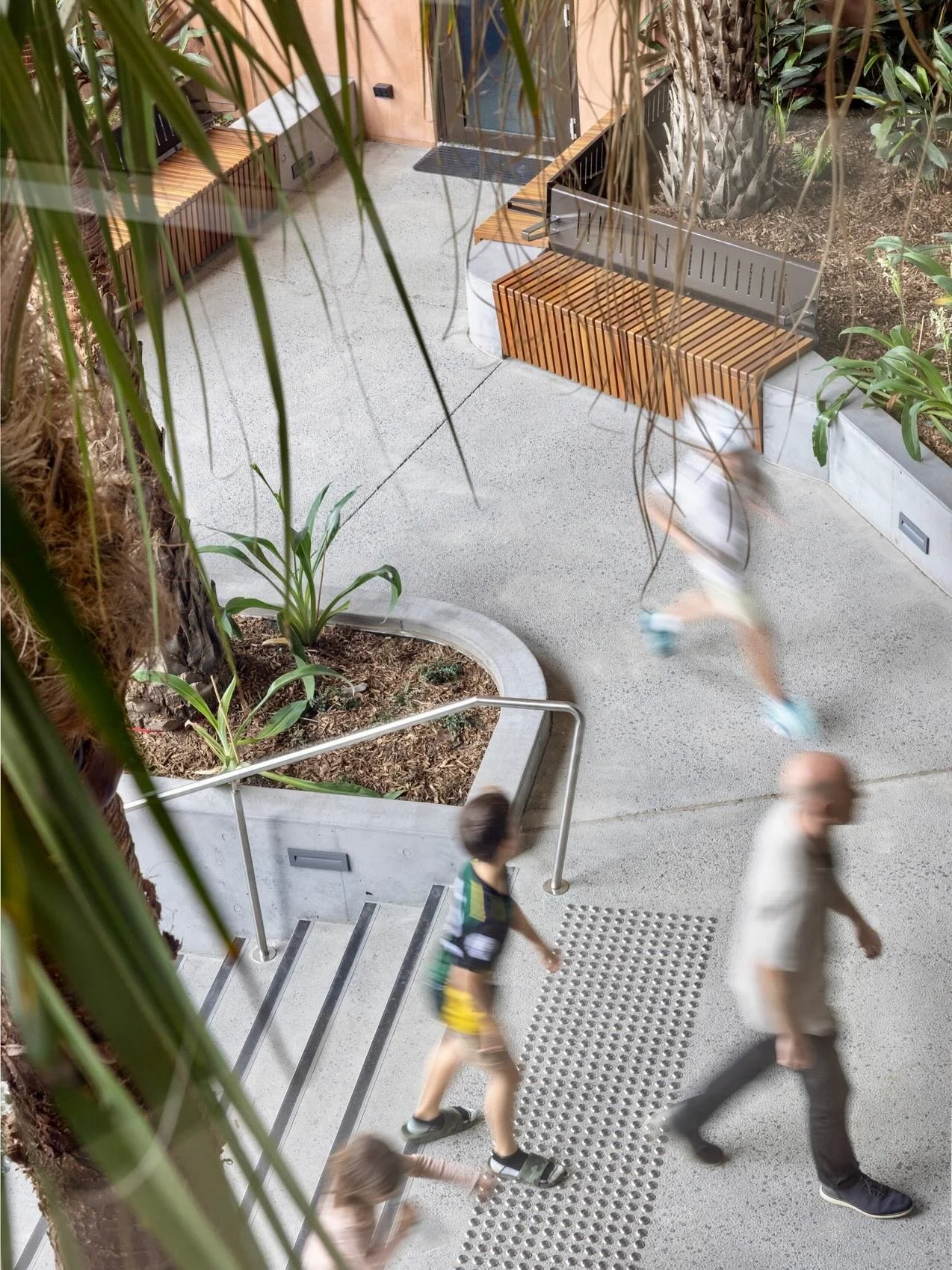 Six months of Gosford Regional Library: A message from Mayor Lawrie McKinna

&ldquo;In September last year, we opened the doors of the new Gosford Regional Library. Now six months later, we can&rsquo;t imagine life without this favourite place in our