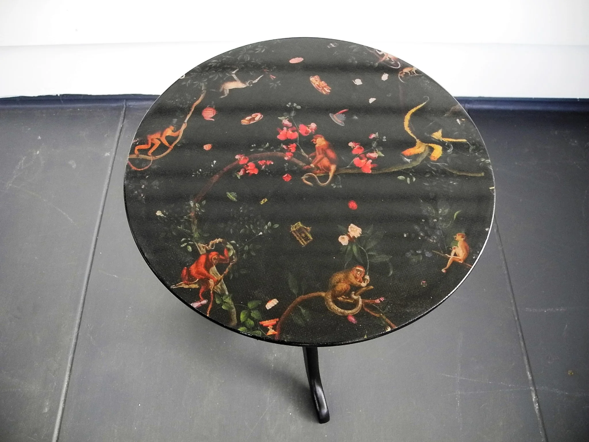Chinoiserie Wine Table