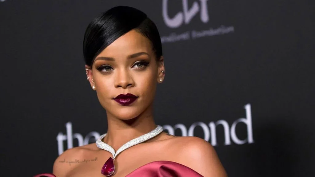 Rihanna calls her fans to remove Snapchat after an ad She didn't like