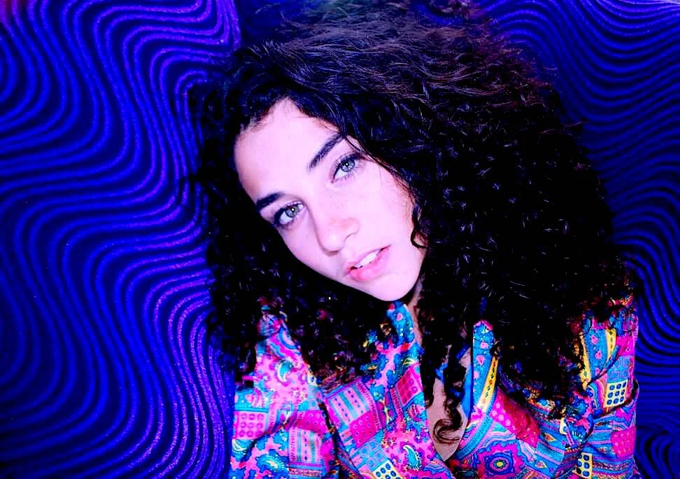 ⚑ PREMIERE: Sky Renee Released Colorful Track 'Still In Love"