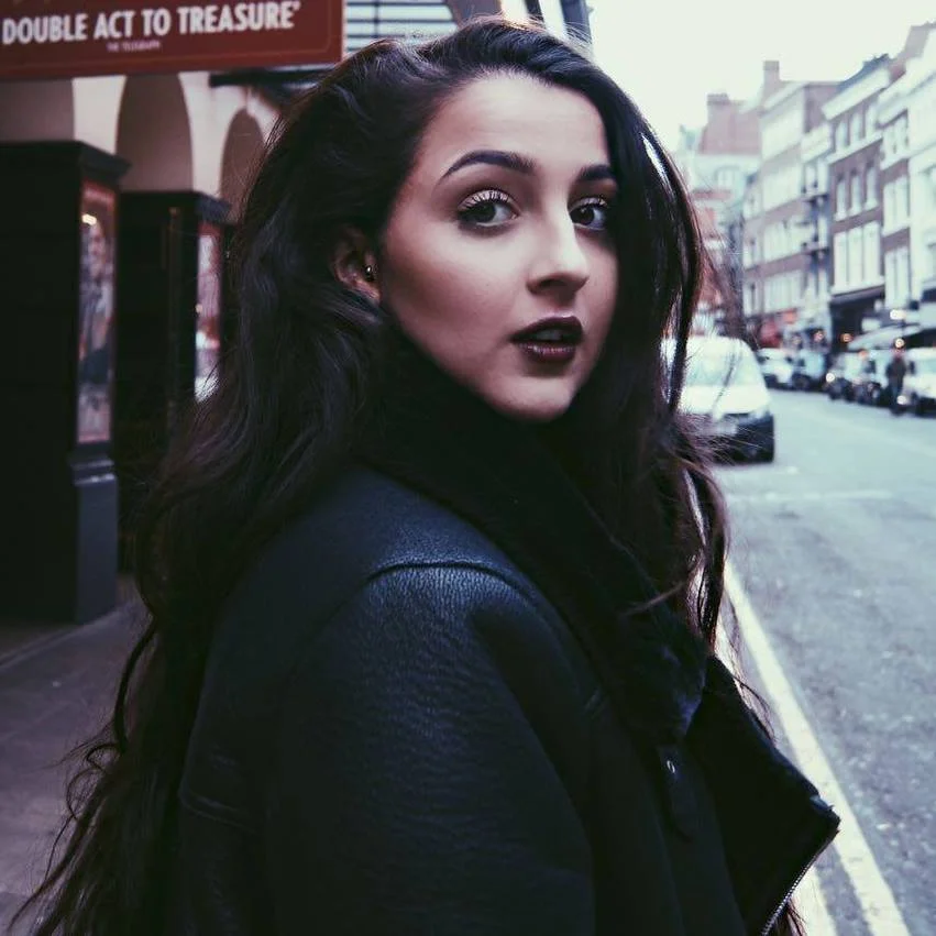 London R&B Singer SIAMAKI Released exquisite Track "Bare"