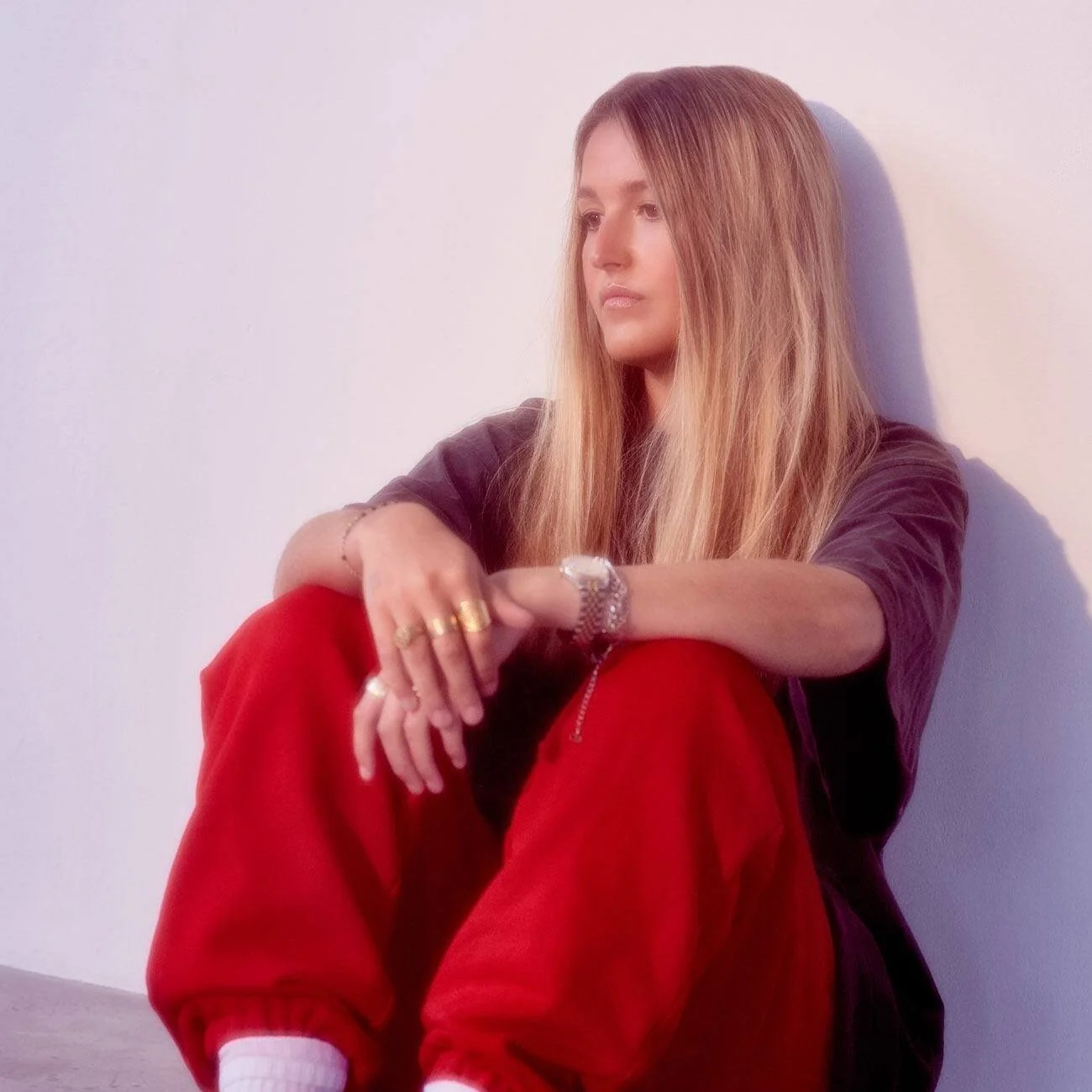 Chelsea Cutler Inimitable Songwriting Technic Gets Well Displayed in Her Single "How To Be Human"